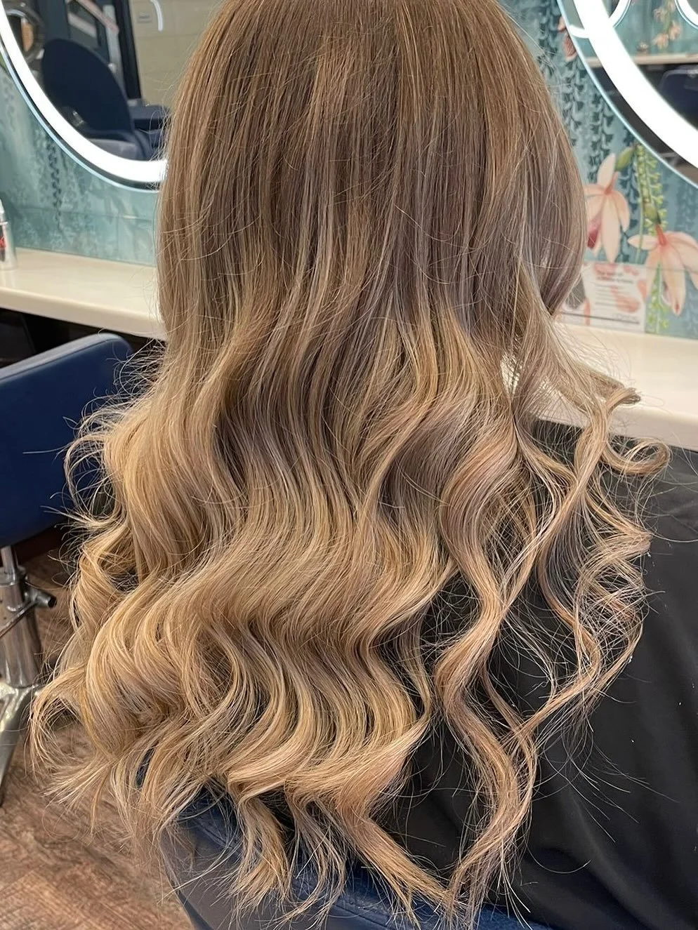 Absolutely stunning colour by our Apprentice Laura🎨 Laura is currently looking for models as she is near the end of her training👩🏼&zwj;🎓 Call the salon on 01628636747 to enquire about being a model💗 #hairdressingapprenticeship #modelswanted #hai