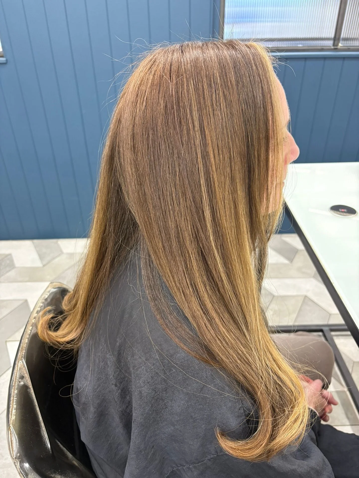Smooth sleek hair 🫧

Super sleek flicky blow dry! How amazing is this? ✨ Looking to change up your look? Call or book online to secure your next appointment with us at Amersham! 

Cut and blow dry by Shani 🤎