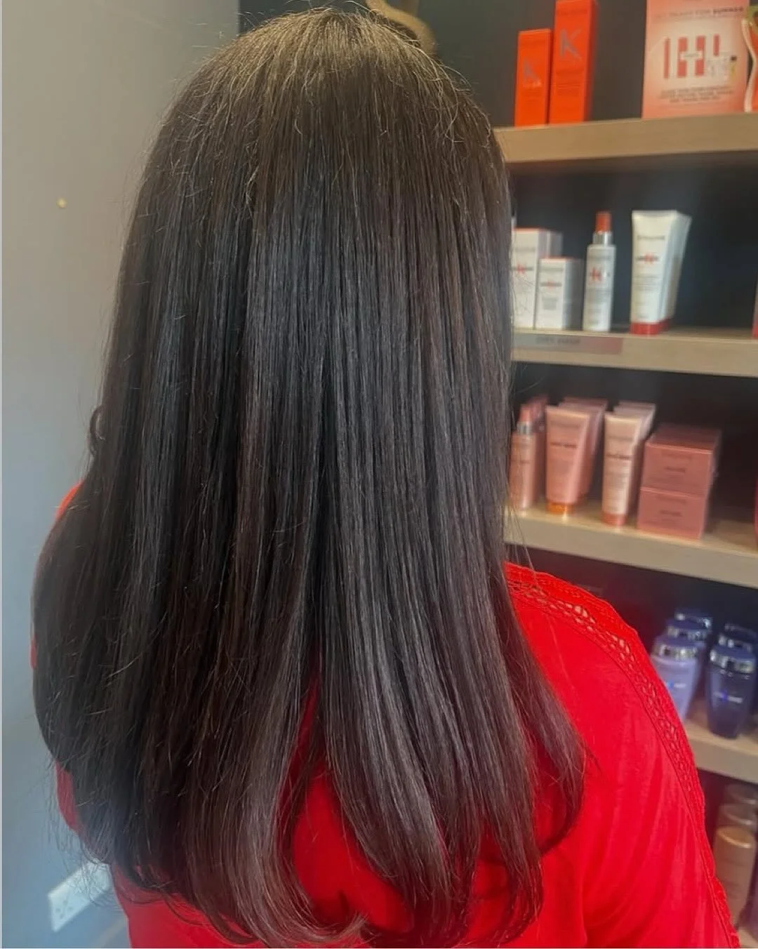 Transforming your look can be such a delightful journey! 🤎❤️

Neve @haringtonshairwendover achieved a stunning colour by blending rich brown lowlights on existing box dyed hair &amp; perfectly preserving some of those lovely natural grey tones. 

Th