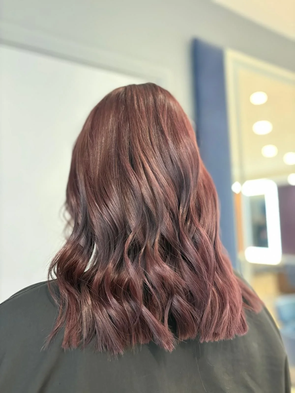 ⭐️January Hair Refresh⭐️

Stunning colour by our Creative Technician Jo and cut and styled by our Stylist Phoebe. What great team work⭐️

#haringtonsmarlow #marlowhairdresser #hairsalonmarlow #hairrefresh #beautifulhair