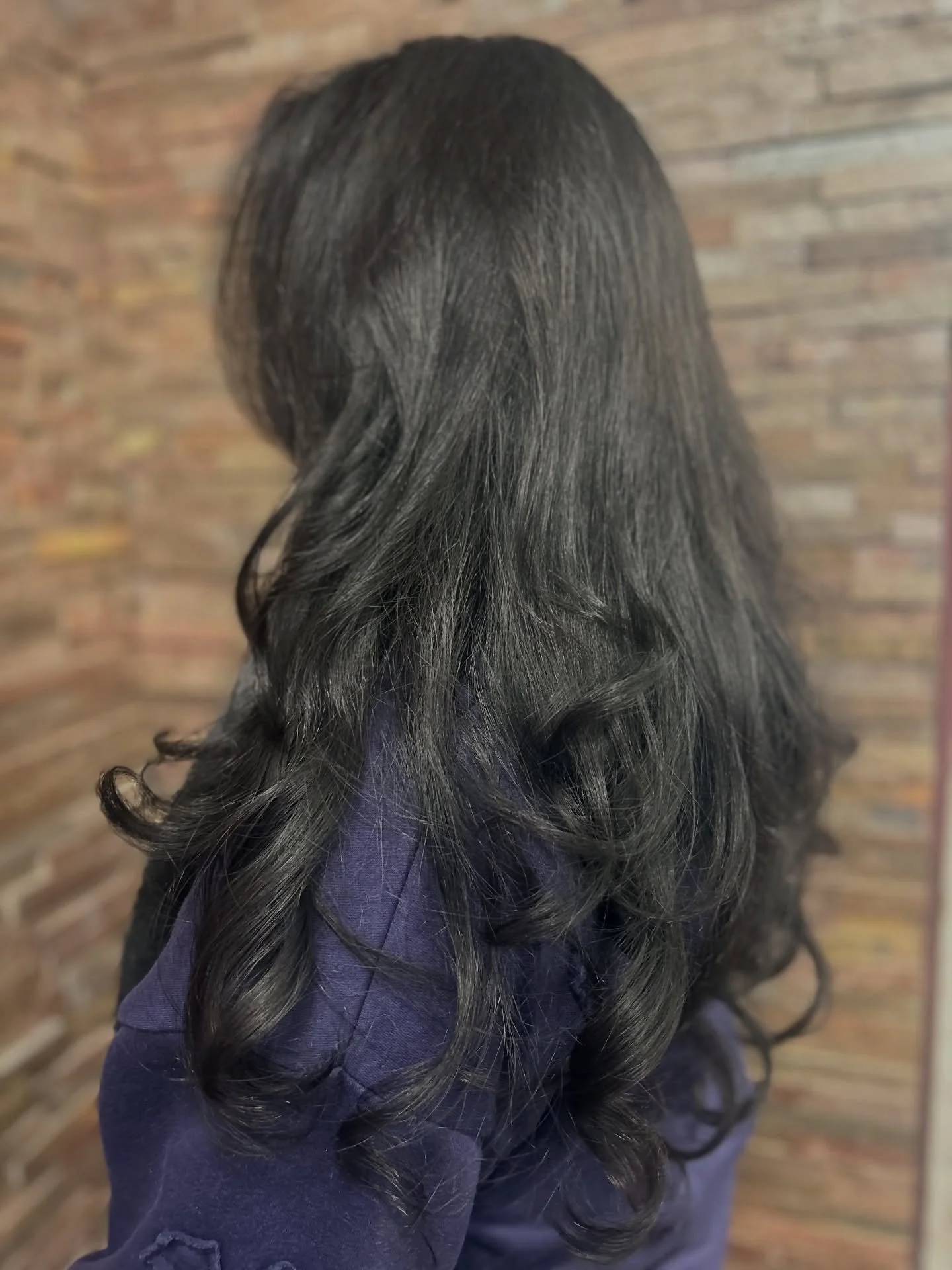 Fresh new vibe ✨
Whole Head tint and a bouncy blowdry, ready to slay the weekend.
Thanks to the talented Heather
Book your consultation with her and let her work her magic on your locks!

#hair #tint #loreal #bouncyblowdry #berkshire