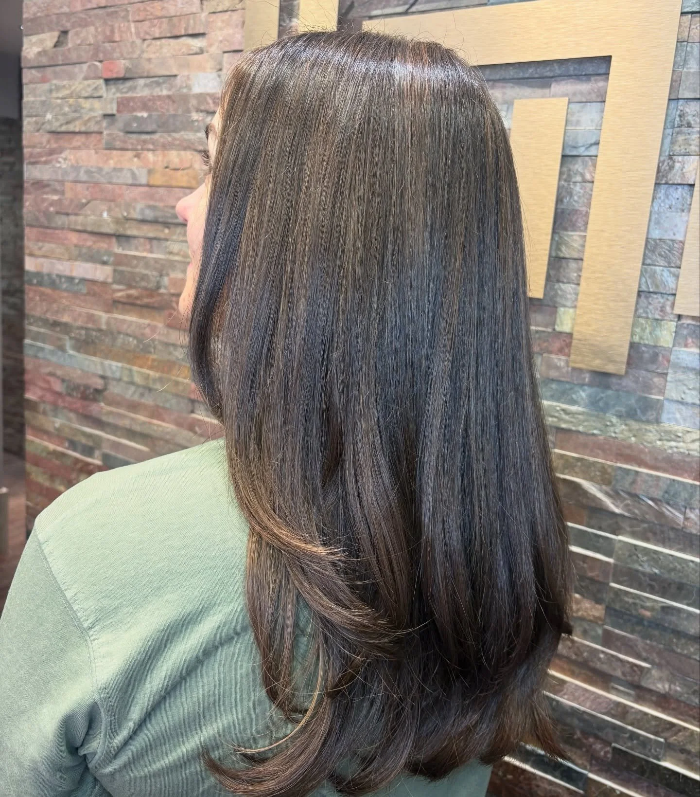 Gorgeous, Gorgeous hair 🫶🏼

Hair colour by Georgia using Redken Shades EQ Brandy &amp; Mirage 🤍

Finished with a stunning blow-dry! #shadeseq #glossinghair #glossyhair #hairgoals