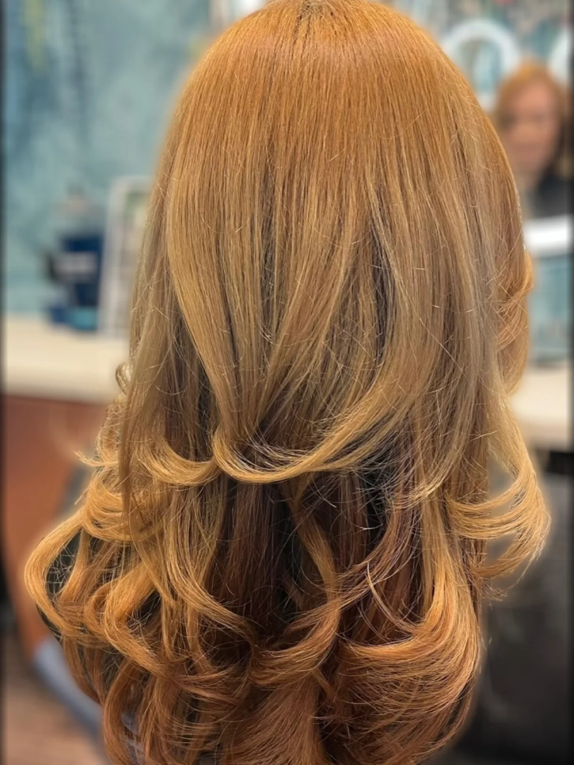 ✨Get ready to glow! Bouncy blowdry, yes please! ✨

🌸 We're launching our new package, and it's a game-changer! Includes: 
🌸 15 minute consultation with our talented new stylist 🌸 A luxurious Fusio Treatment from @kerastase_official 
🌸 Complimenta