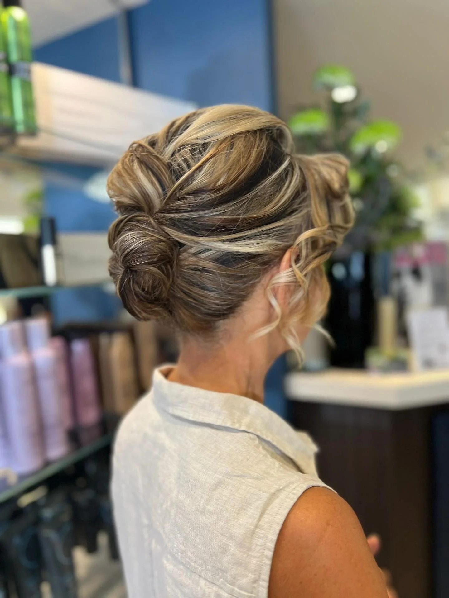 Time to start planning🌟 Have you got a wedding or event to attend this year? 
Take one less stress away&hellip; book into the salon now🌟

Give the salon a call on 01628 478485. We are here to help📞 

Hair up by our amazing Alisha🌟

#haringtonsmar