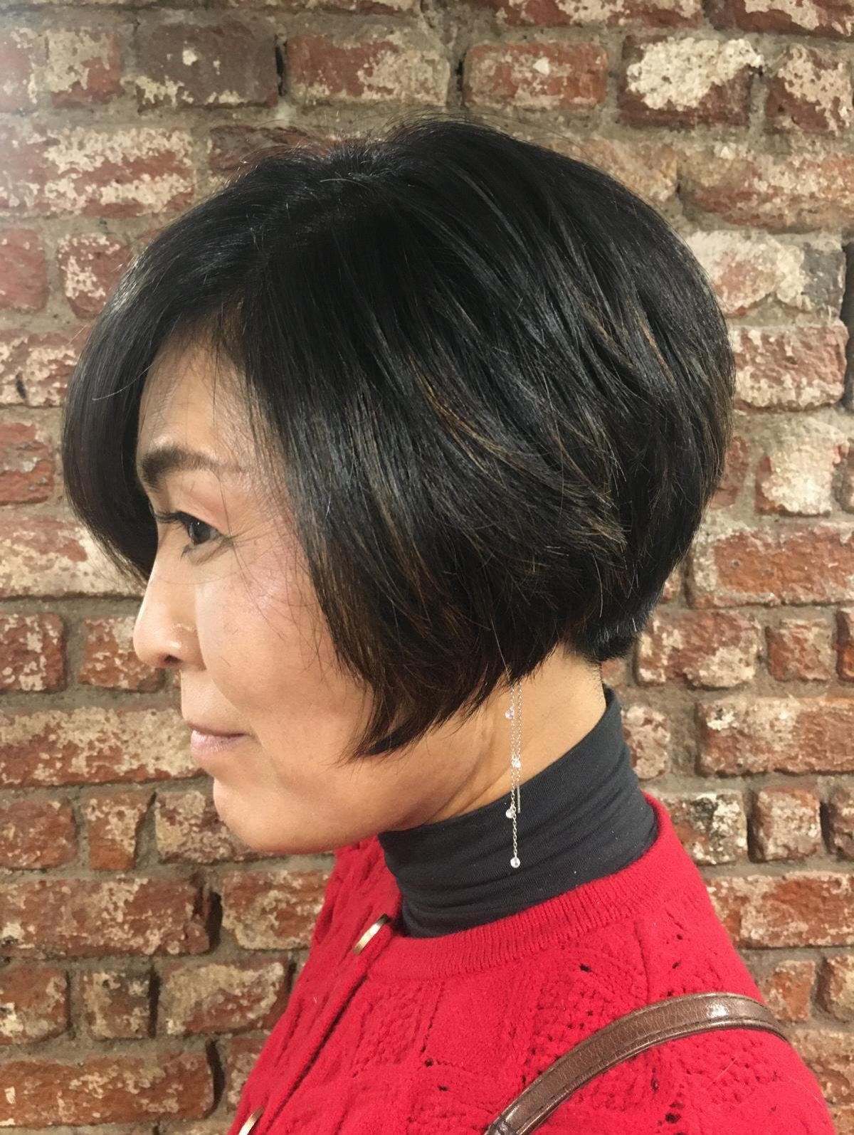 Clean. Classic. Effortless ✂️✨
This bob was cut by Nicole, our Art Director, with precision and intention &mdash; a timeless shape that speaks for itself.

Nicole is in the salon Wednesday through Saturday 

 #PrecisionCut #ClassicBob #BookAhead #Sim
