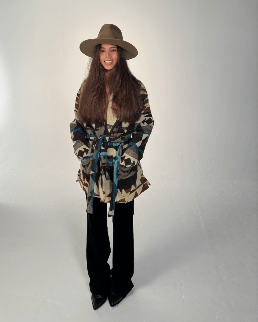 Saddle up.
Hair by Richard Scorer for ELLE Bulgaria 🤎

@Richardscorer

#Haringtons #Haringtonshairdressing #Behindthechair #trending