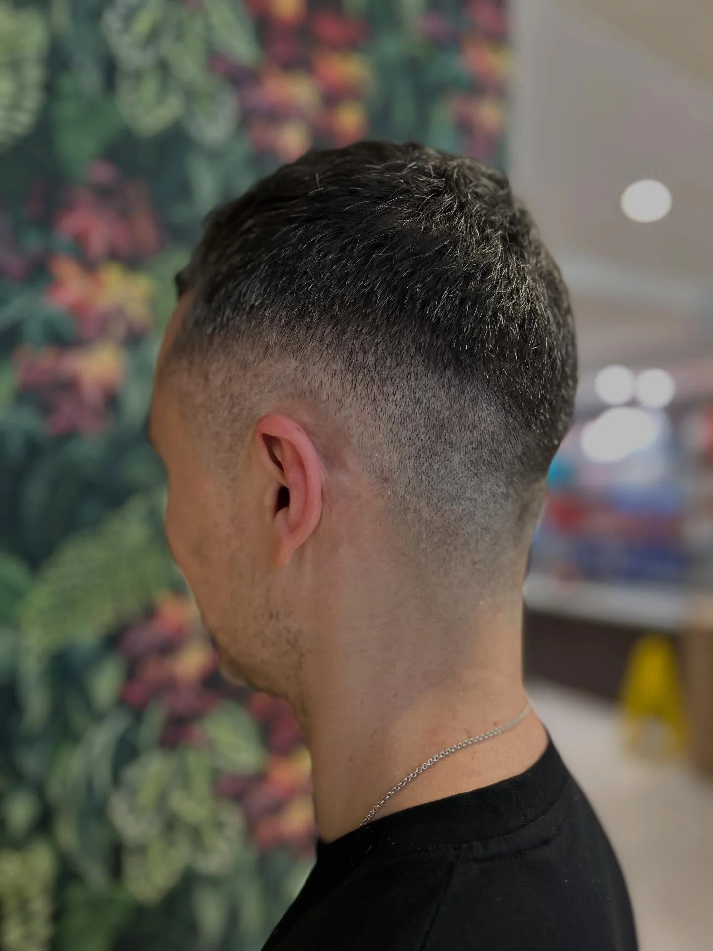 Precision in every cut✂️ Tailored for every client✂️

Mens hair appointments available, give the salon a call to get yourself booked in. 

#menshair #haringtonsmarlow #marlowhairsalon #clipperwork #freshhair