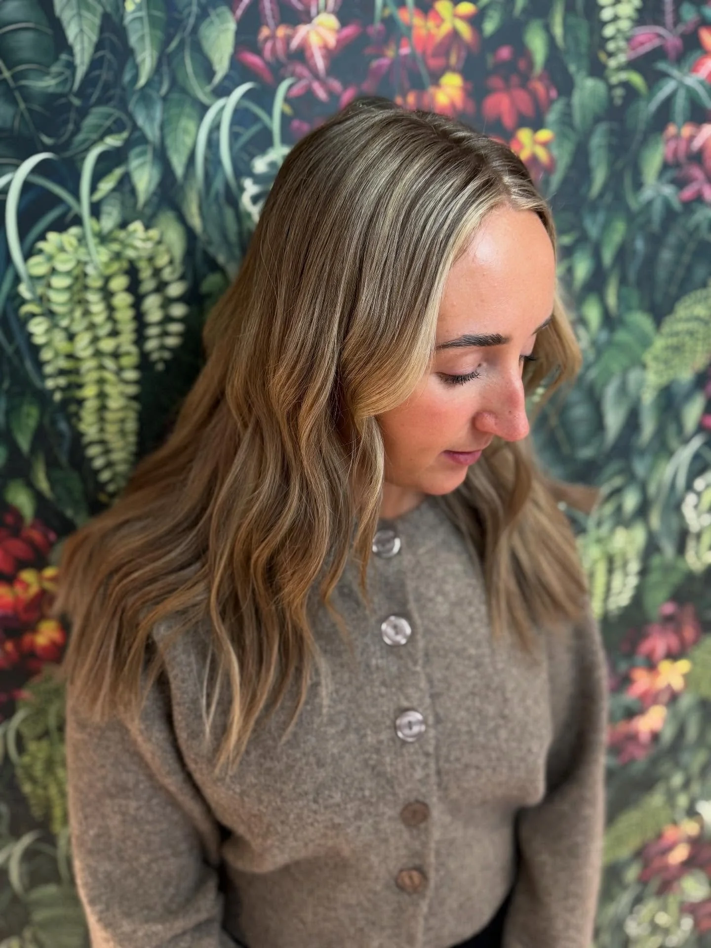 ✨ Powered by colour magic ✨

Coloured by our Technician Miela. Using the babylight technique through the parting followed by a root smudge and toner. Miela&rsquo;s client wanted the ends broken up due to feeling a blocky blonde so Miela went in with 