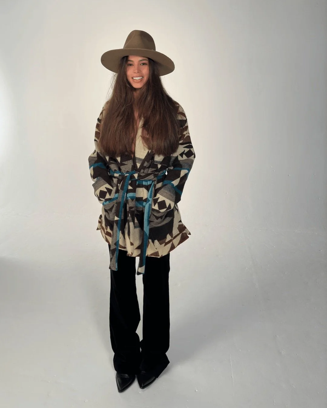 Saddle up.
Hair by Richard Scorer for ELLE Bulgaria 🤎

@Richardscorer

#Haringtons #Haringtonshairdressing #Behindthechair #trending