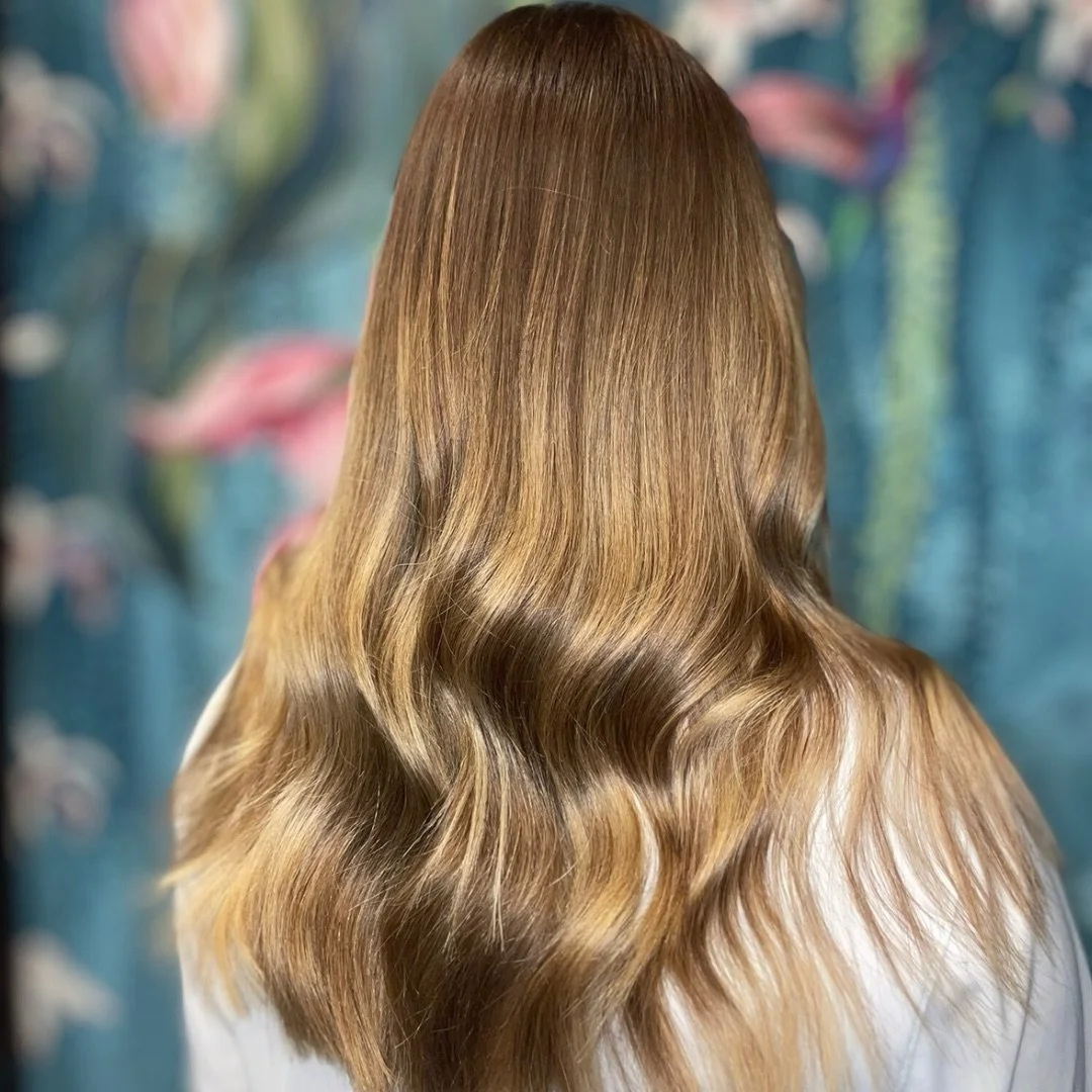 Golden hour, but make it hair ✨
Soft dimension + warm tones = the ultimate late-winter glow up.

Ready to refresh your colour before spring? 🌷
Comment &ldquo;GLOW&rdquo; and we&rsquo;ll send you booking info 💌

#WarmBlonde #DimensionalBlonde #HairT