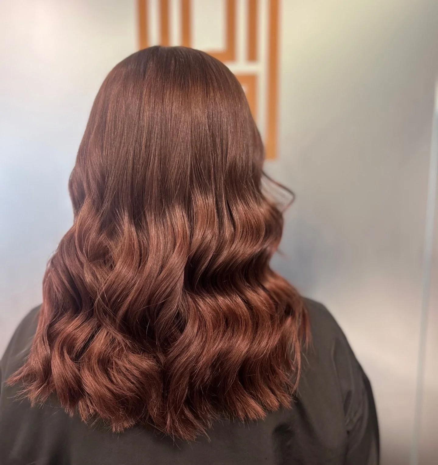 ✨Hello gorgeous! ✨

Sarah and Sophie worked their magic to create this stunning transformation. 
Our client is over the moon!
 #tint #transformation #hairgoals #blowdry #maidenhead