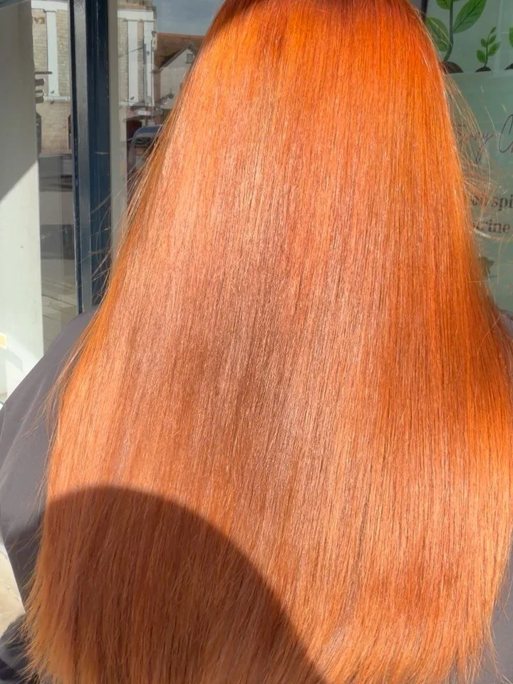 Sunlit Copper Dreams🍂✨

Colour by our Creative Technician Becca🧡🍊 

#copperhair #haringtonsmarlow #marlowhairsalon #hairdressersmarlow #copperbrighthair