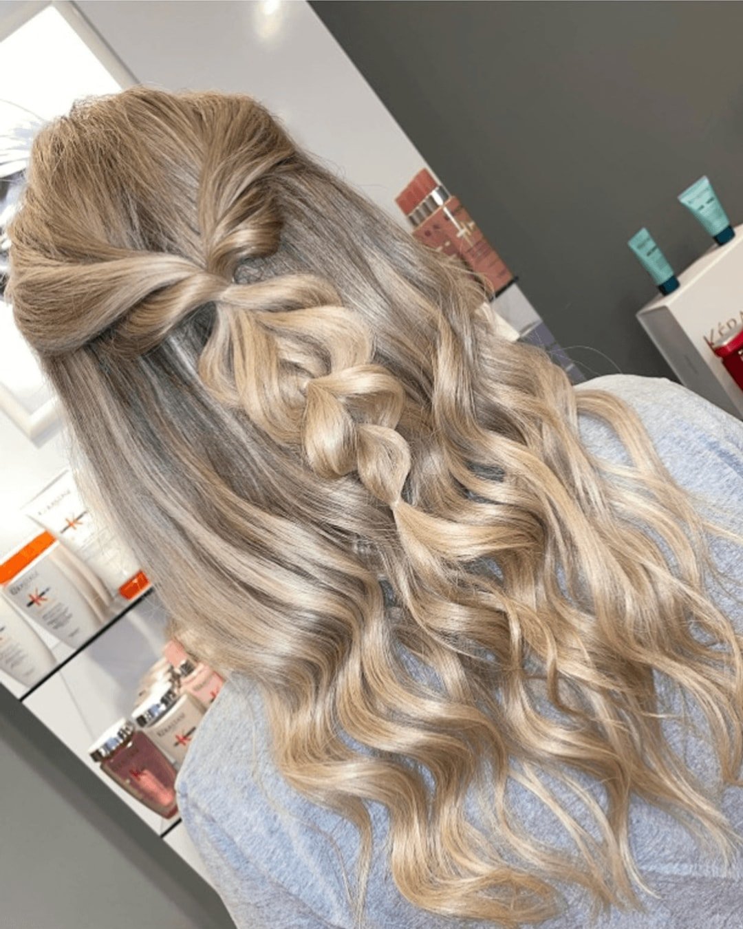 Soft, elegant and effortlessly beautiful &mdash; full of texture and romantic detail 💗

✨ Perfect for weddings, special occasions and upcoming summer events ✨

#Haringtons #Behindthechair #trending #hairup #weddinghair #hairinspo #occasionhair #fish