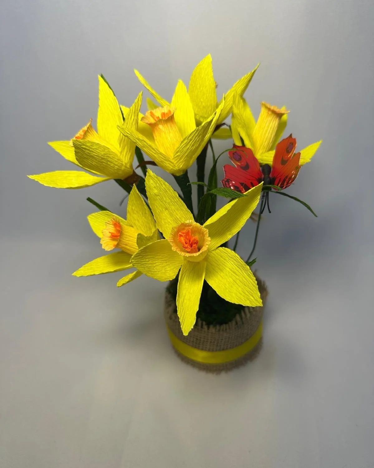 Handmade crepe paper flowers, crafted with love

From bespoke bouquets to carefully curated keepsakes, every piece is tailored just for you.

Partnering with Tracy has allowed us to infuse extra creativity and devotion into each design 💫

Get in tou