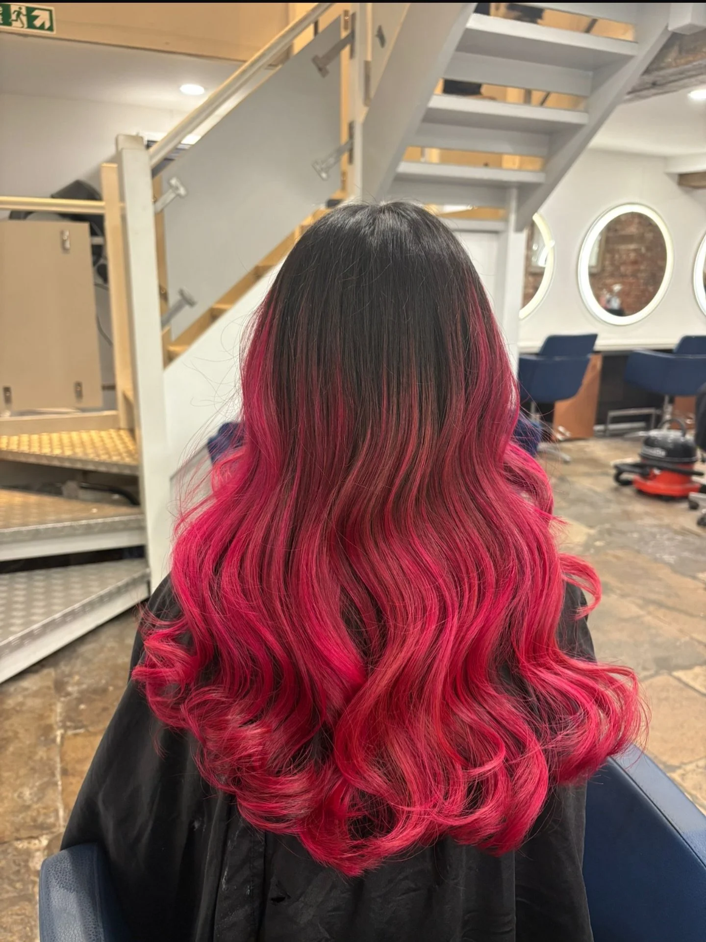 Cherry Cola melt 🍒🔥

Obsessed with this deep blend into that vibrant red &mdash; such a statement colour that still melts through so seamlessly. The movement from the cut and that glossy finish just brings it all together perfectly ❤️

Colour by Em