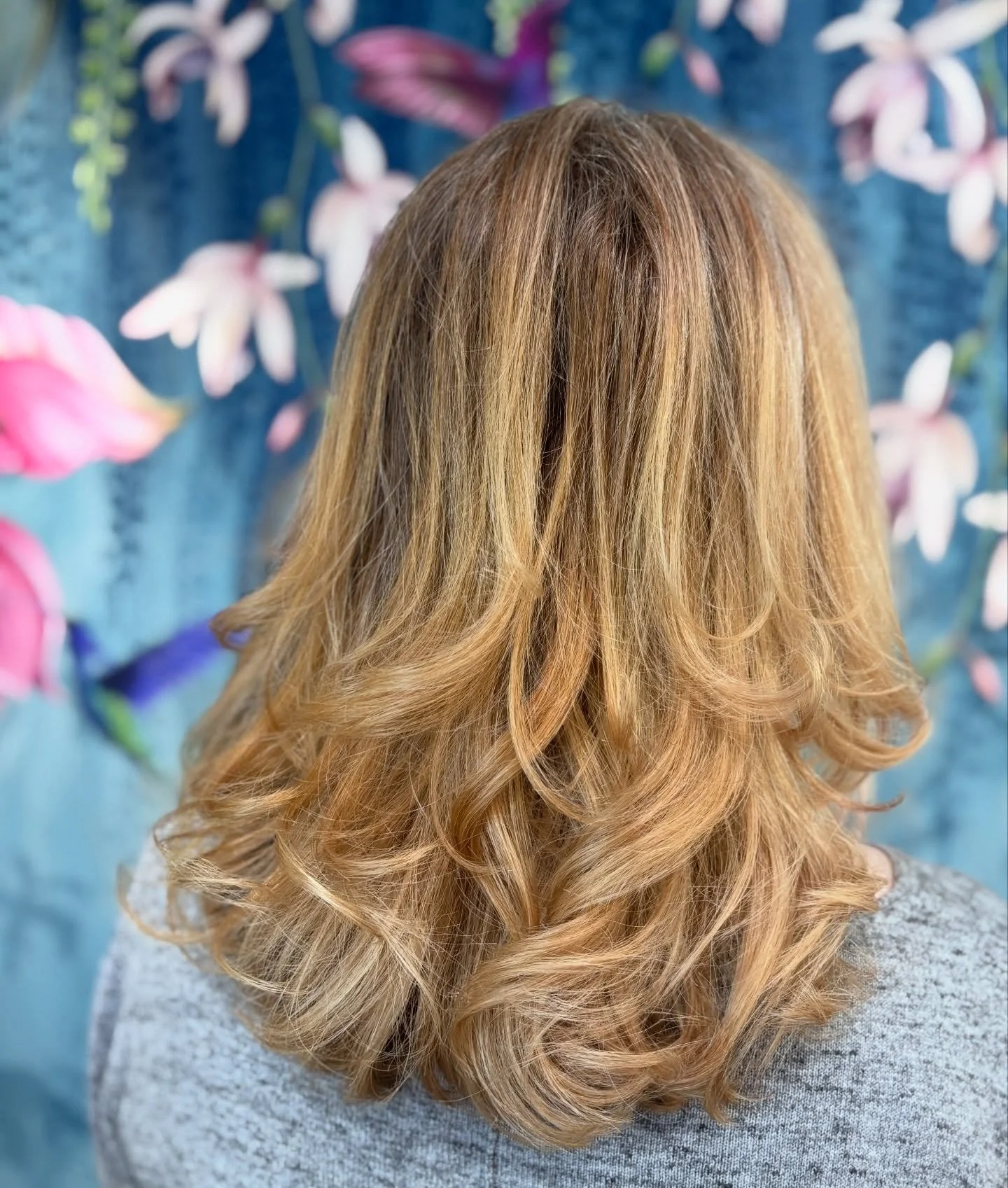 Bouncy Blow-dry 🤍 Stylist: Kai @trew.cut #bouncyblowdry #blowdry #bouncyhair #hairinspo