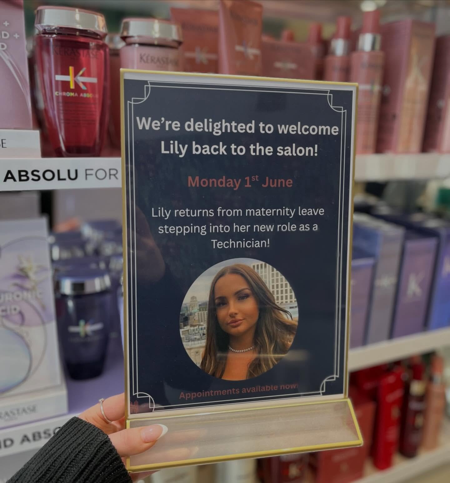 🎉 Welcome back 🎉
We are very excited to welcome back our lovely Lily!She will be joining us in her new role as a Technician. Lily is available to book online from 1st June or you can call us on 01628 478 485 ☎️ 
#haringtonshair #marlowhairsalon #ha