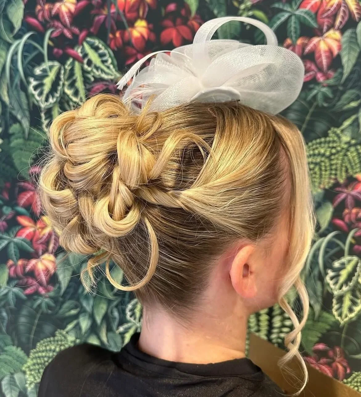 Event season is upon us! 🌟 
Whether it&rsquo;s ascot, the regatta, prom or a summer wedding, we have you covered! 

Secure your spot with one of our expert stylists and be perfectly prepped for your next event 👒💚

#haringtonshair #marlowhairsalon 