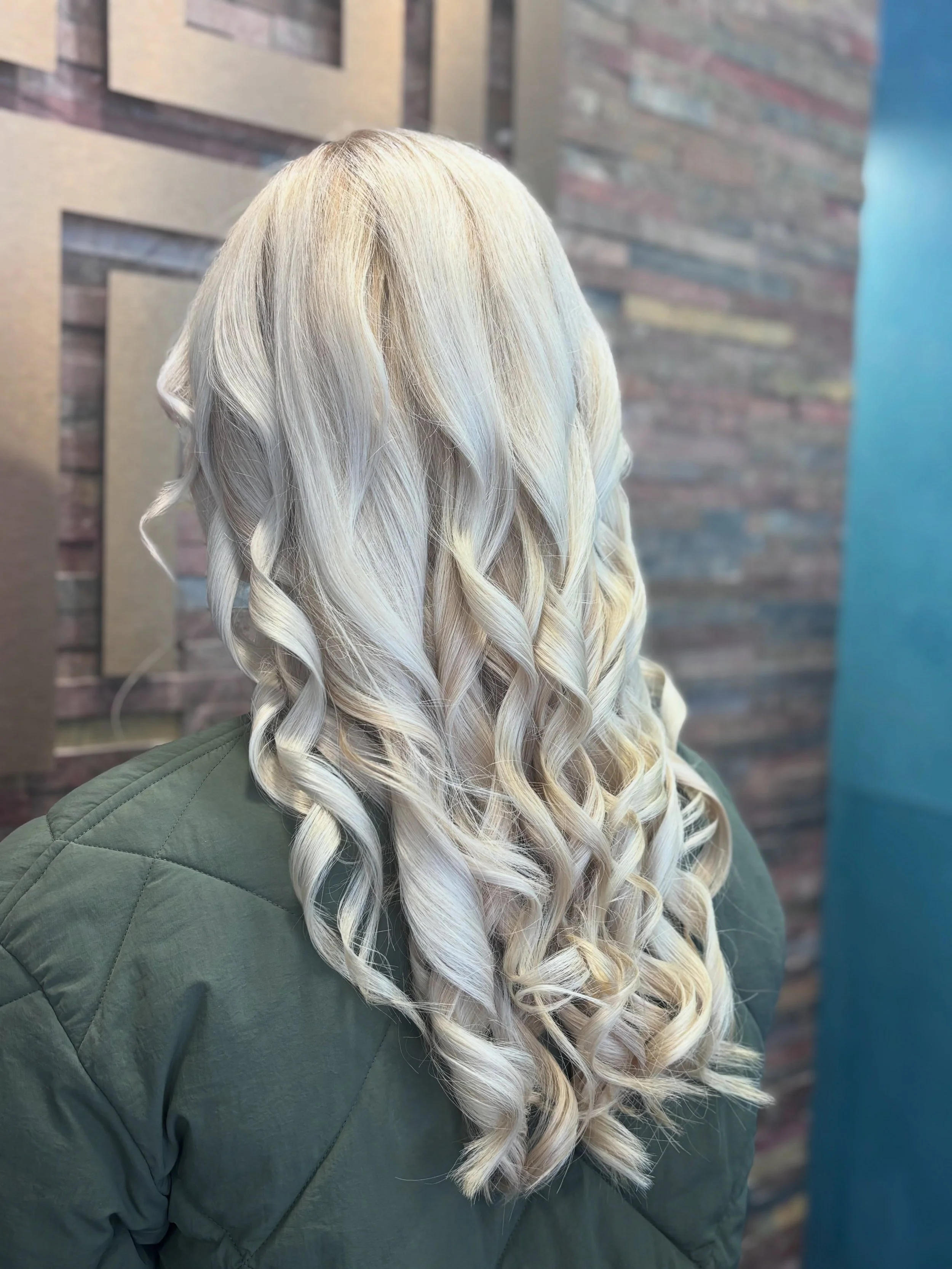 Blonde ambition with a little extra curl power ✨ #icyblonde #blondecurls #curls #blondehair #blonde