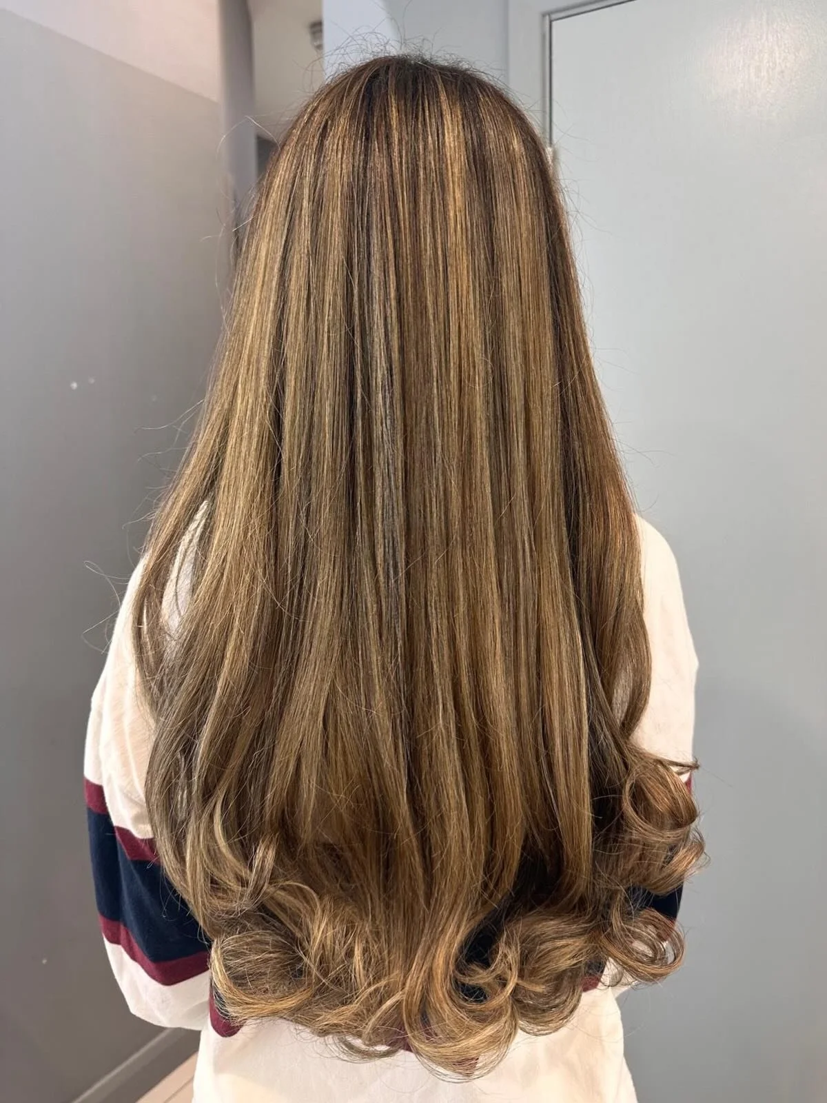 Virgin hair said goodbye&hellip; beautiful balayage said hello 💁🏼&zwj;♀️

A gorgeous balayage on virgin hair by Miela, finished with a cut and bouncy blowdry by Phoebe ⭐ 
#haringtonshair #hairsalonmarlow #marlowhairsalon