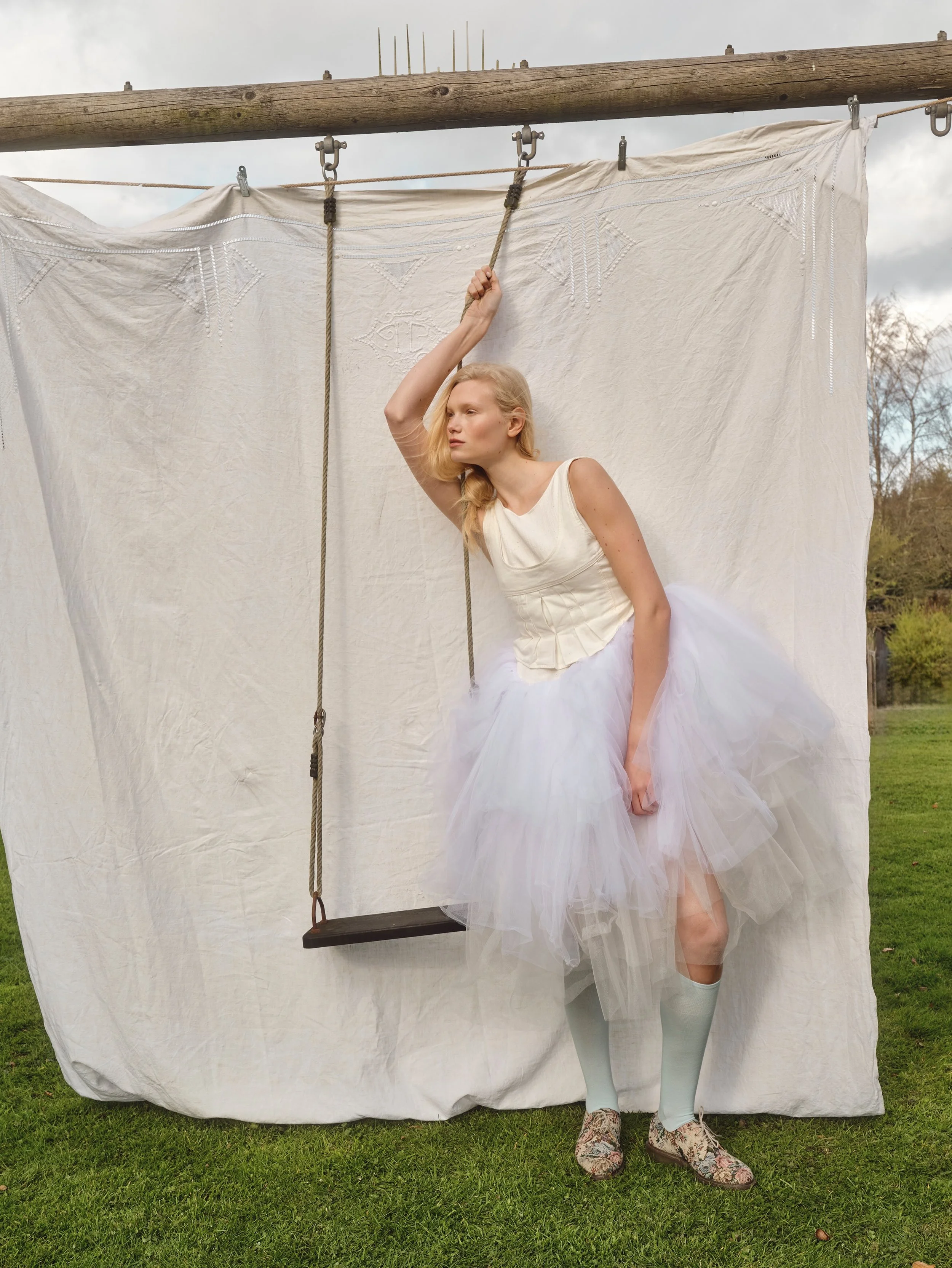 🌹💐🌺🌷
Delicate Threads. 
Photographer Louise Samuelsen @louise_samuelsen

Stylist Becky Seager @beckyseager

Creative Director Liz Sheppard @lizsheppard13

Set Design Helen Macintyre @helenmacintyre

Hair Richard Scorer @richardscorer

Make up Gra