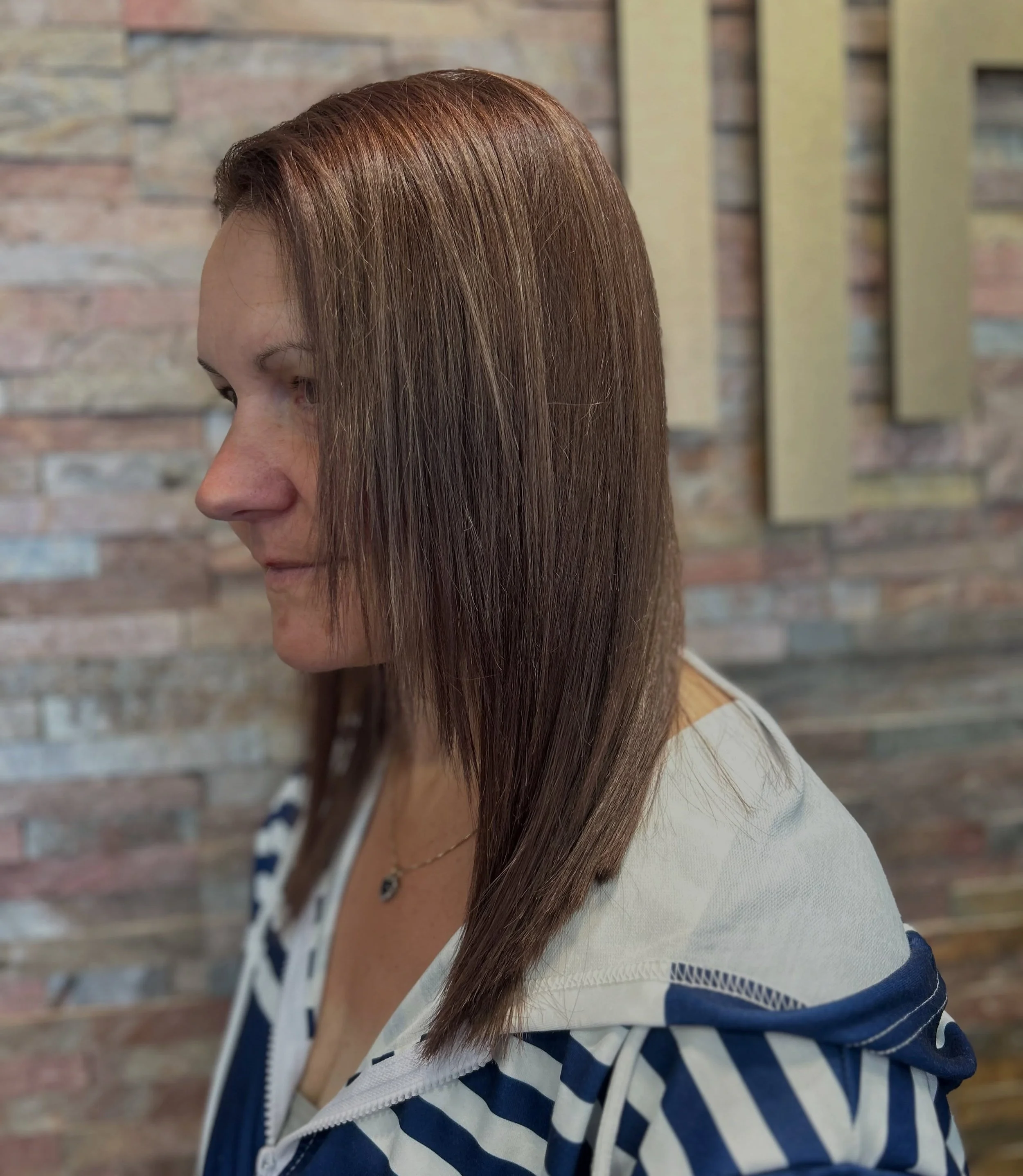 Fresh colour transformation by the amazing Chelsie @chelsie.coloring 💜 Cut to perfection by Kai @trew.cut ✨#transformation #colourchange #colour #brunettehair