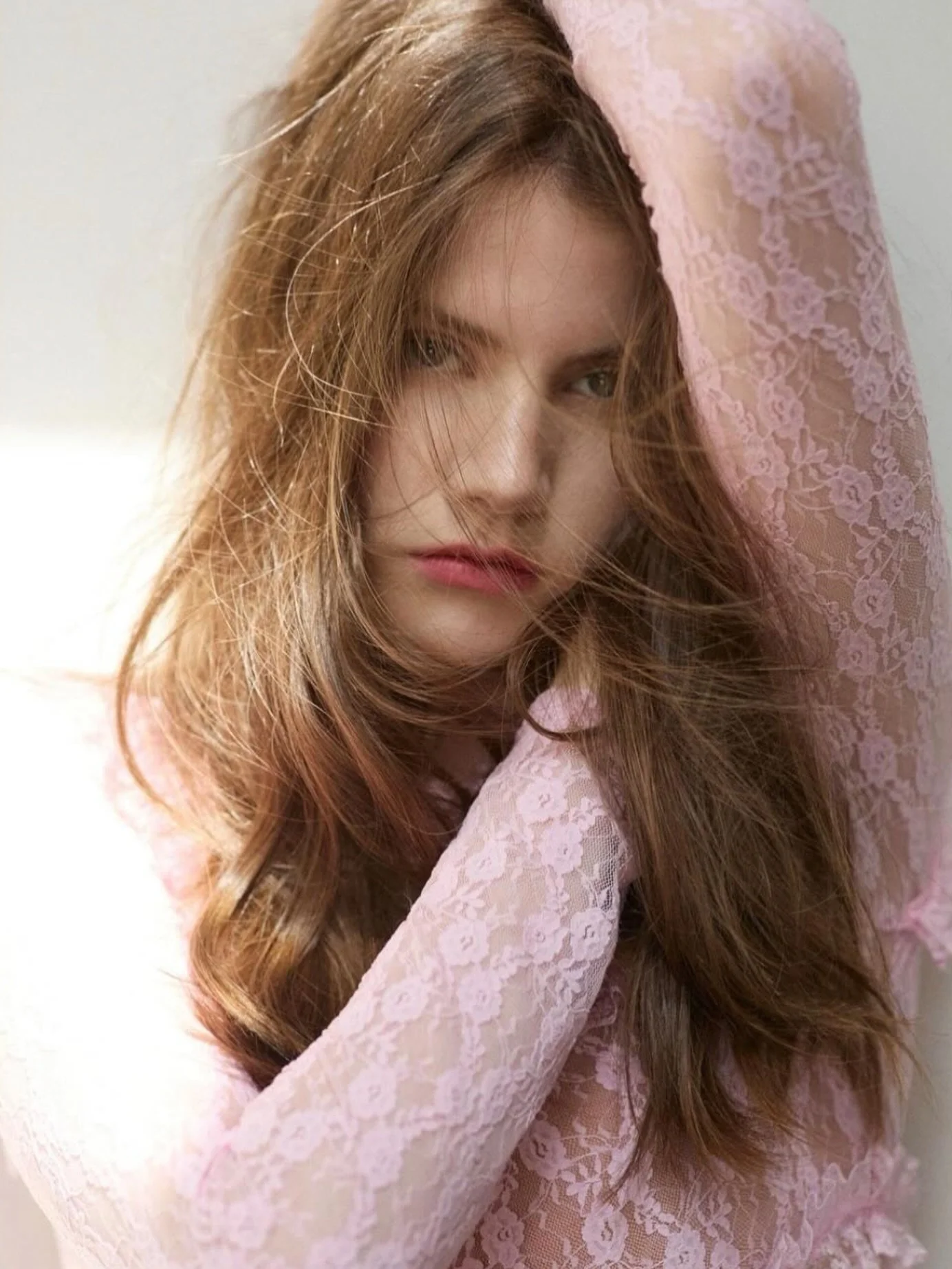 🌹 @premiermodels @elfiewoolford @richardscorer @raybrownpro @webberella_retouch @soniadeveney_makeupartist @chloemallettphoto #makeup #photoshoot #magazinecover #inspo