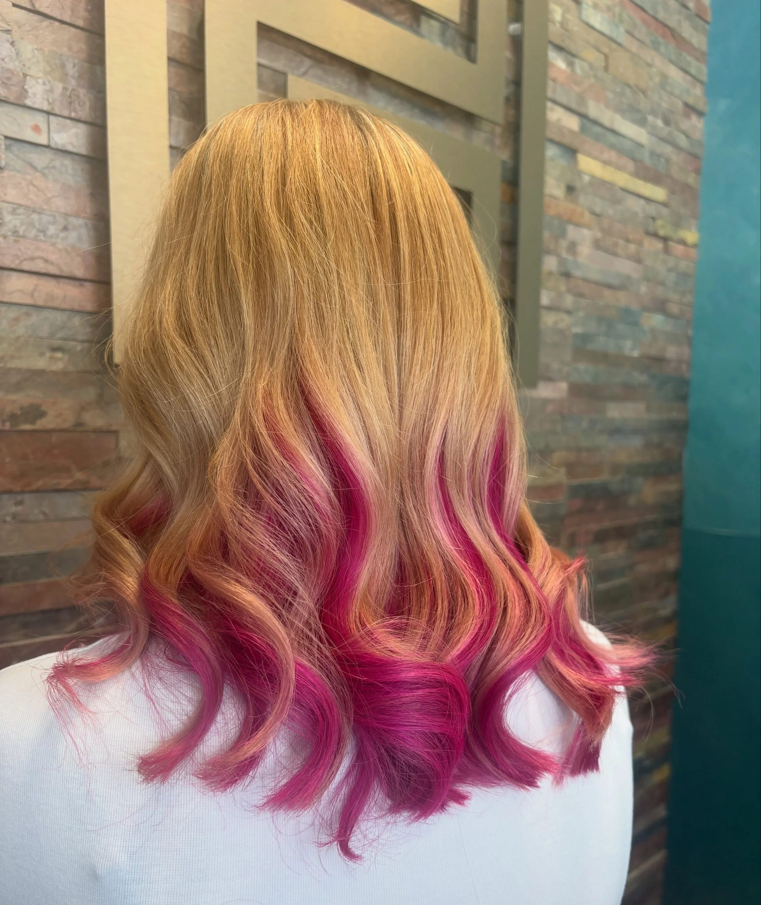 💕💖💗💞💓 Colour by: Liz  #pinkhair #pinktransformation #pinkhairinspo #beforeandafter