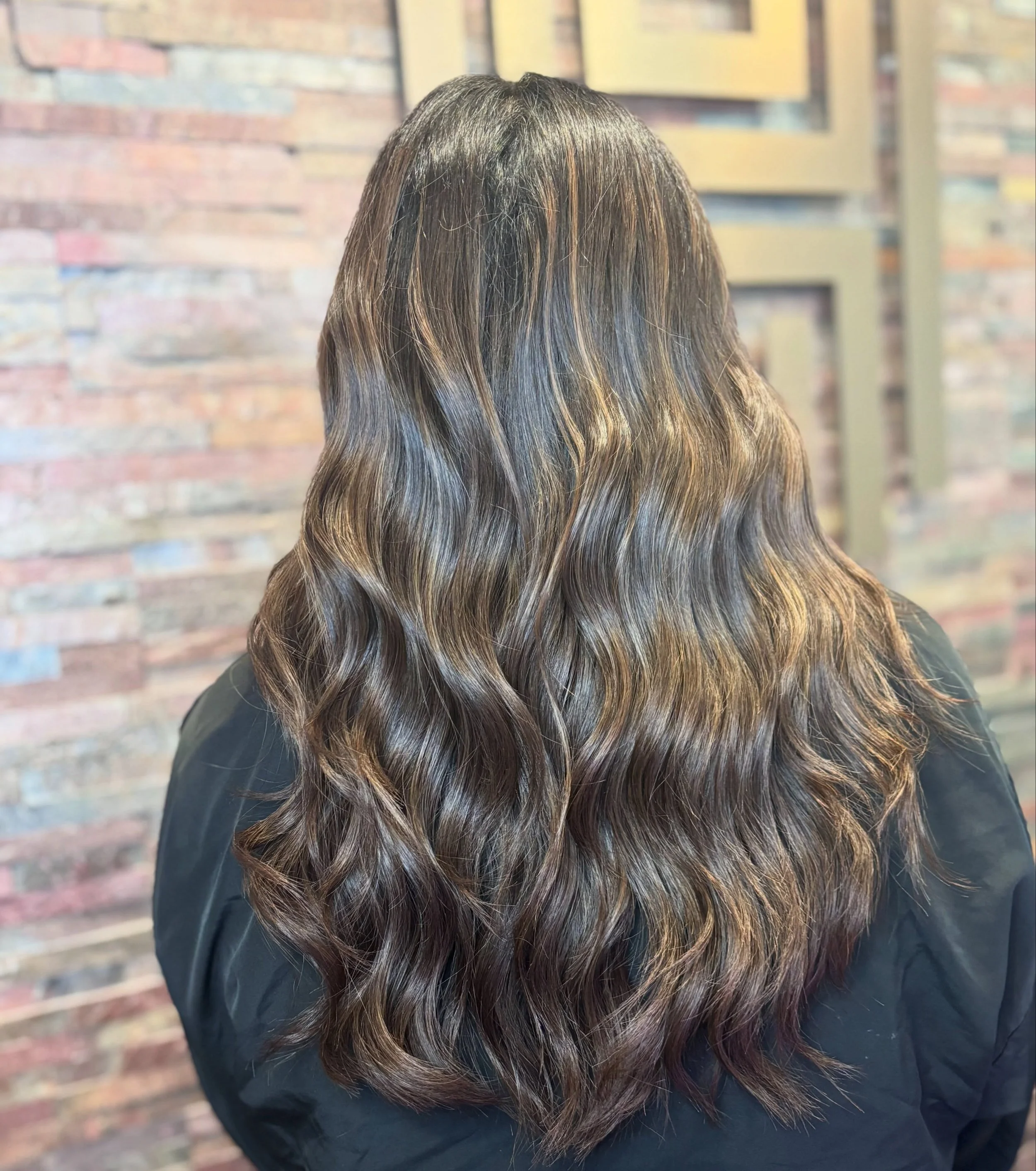 Beautiful toner refresh by Olivia &amp; cut and finish by Zoe @hairbyzoe.erin We are obsessed with these curls ✨🤍 #curls #tonerrefresh #beachwaves #hairinspo #hairinspirations