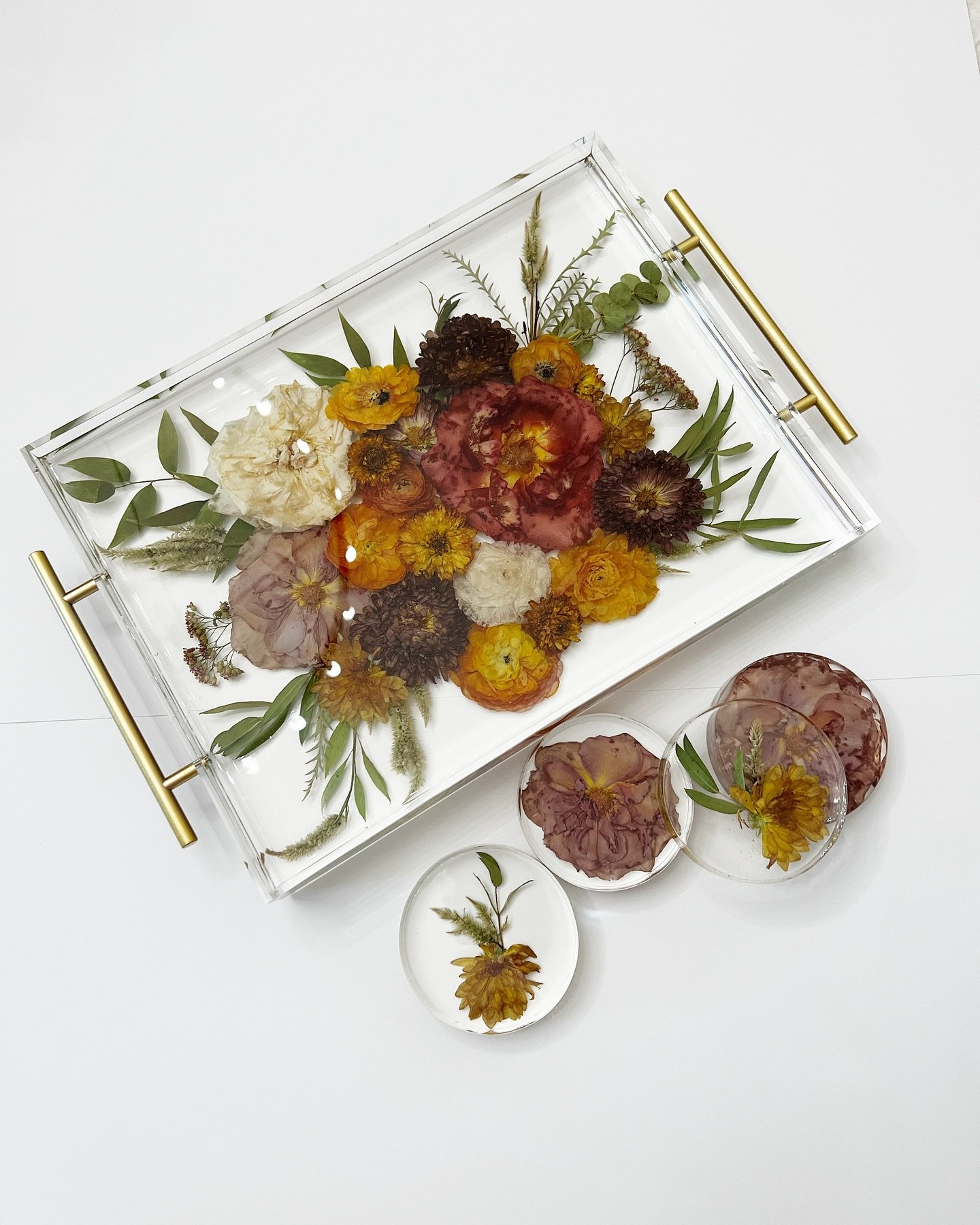 From fresh bouquet to forever tray and coaster keepsakes 💐 

&bull;
&bull;
&bull;
&bull;
&bull;

Flower preservation wedding flowers bride