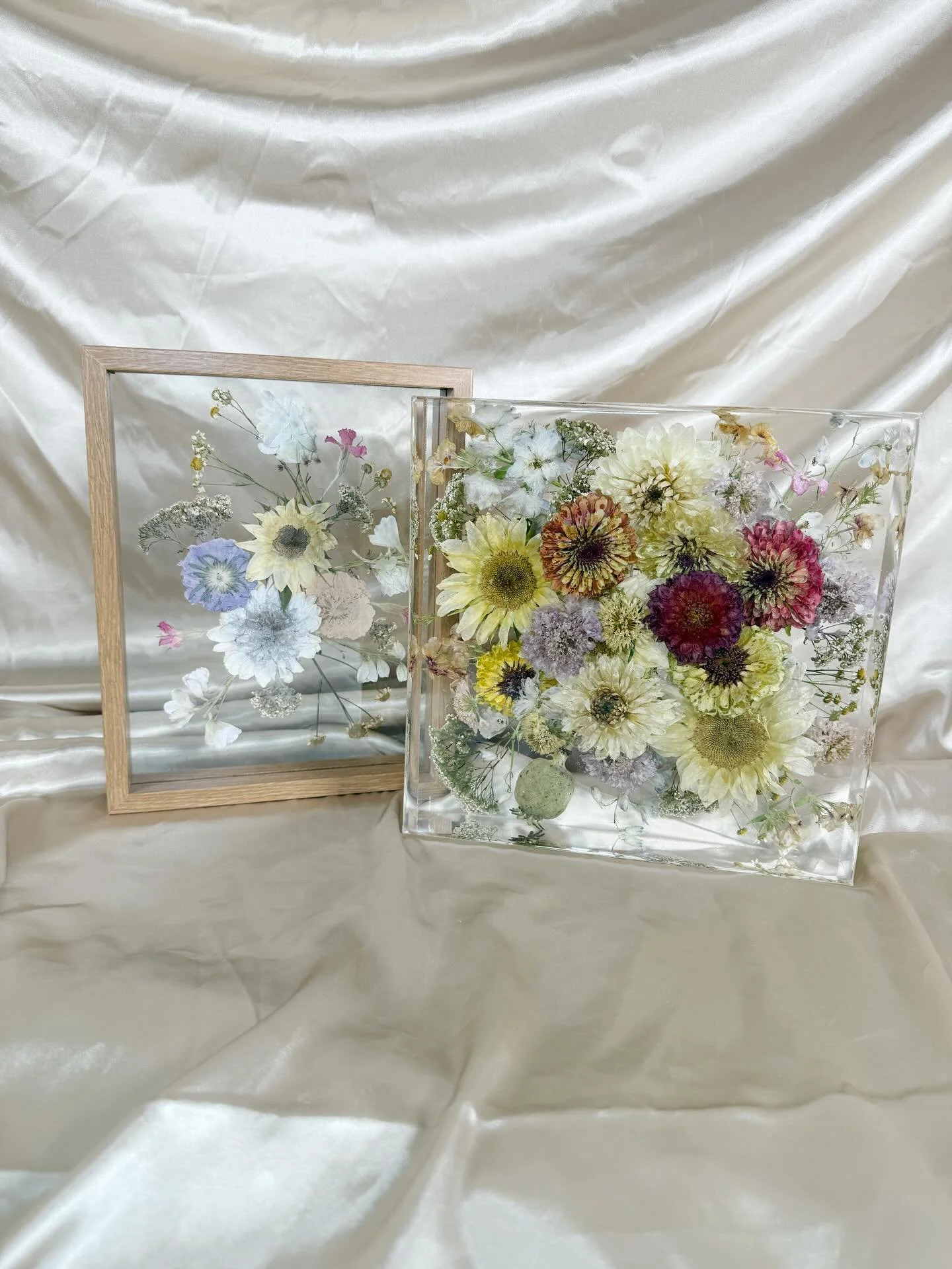 Her wedding flowers deserved more than a few days in a vase&hellip; Now they&rsquo;ll last for decades as heirloom keepsakes 🤍 

➡️ SWIPE through to see her fresh bouquet we started with

Featured products: 10x10 resin block, 8x10 mini frame 
Floris