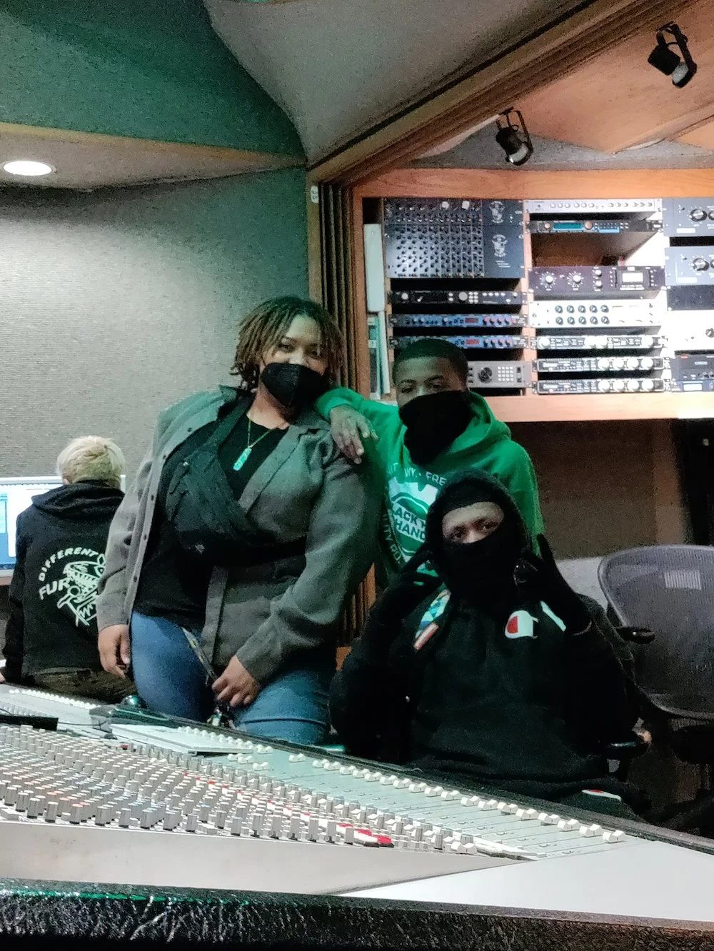 creatives lab_SPR 2022_different fur studio WEB IMG_113640.jpg