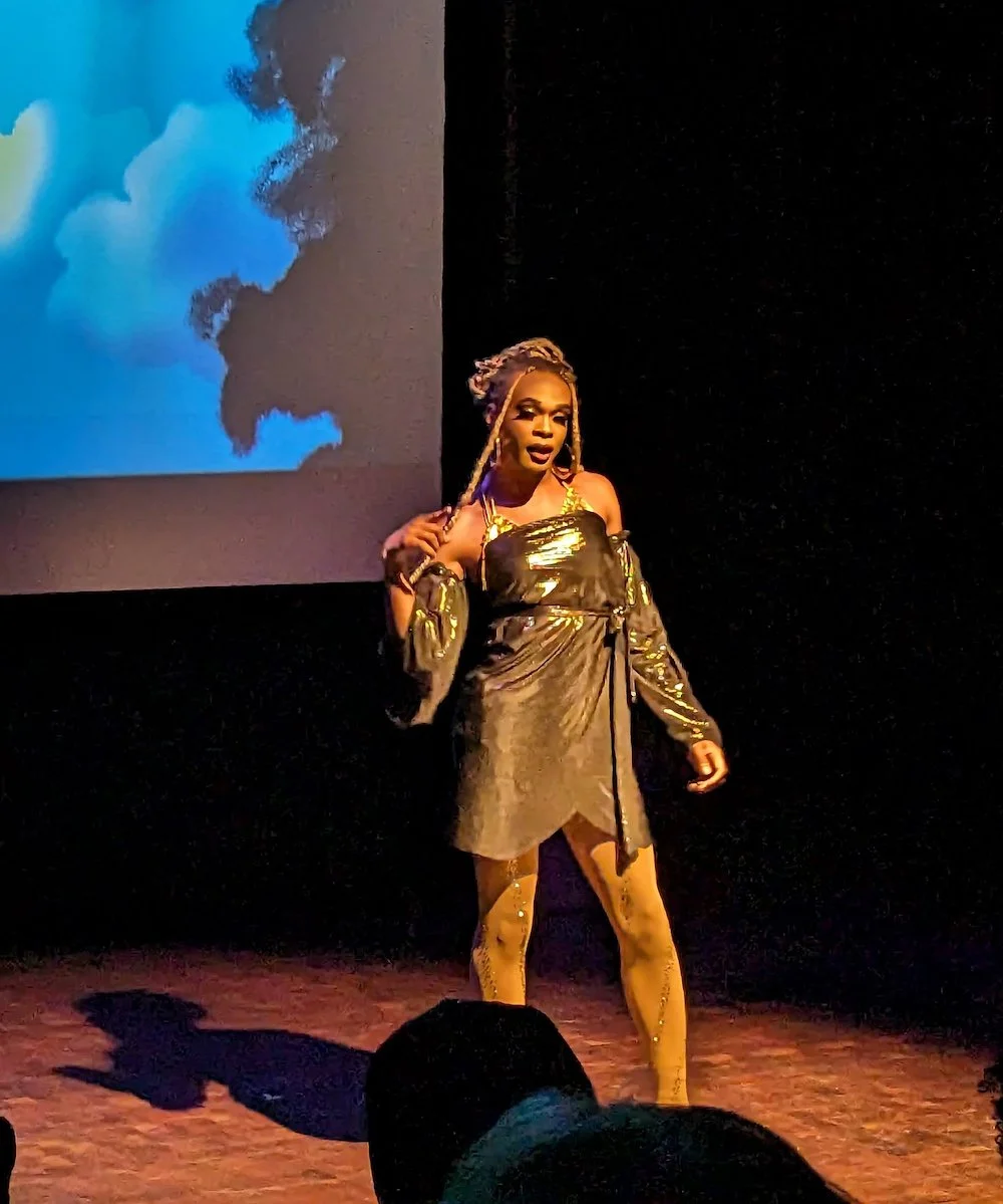 PAN2023_WEB MC performs Averaii.jpg