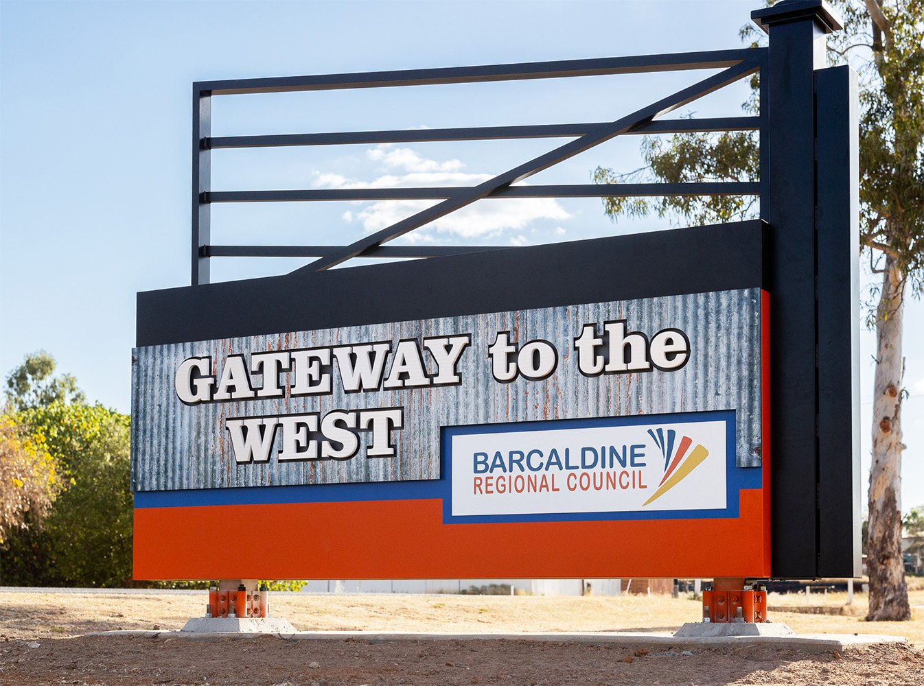 barcaldine-regional-council-alpha-gateway-to-the-west-highway-sign.jpg