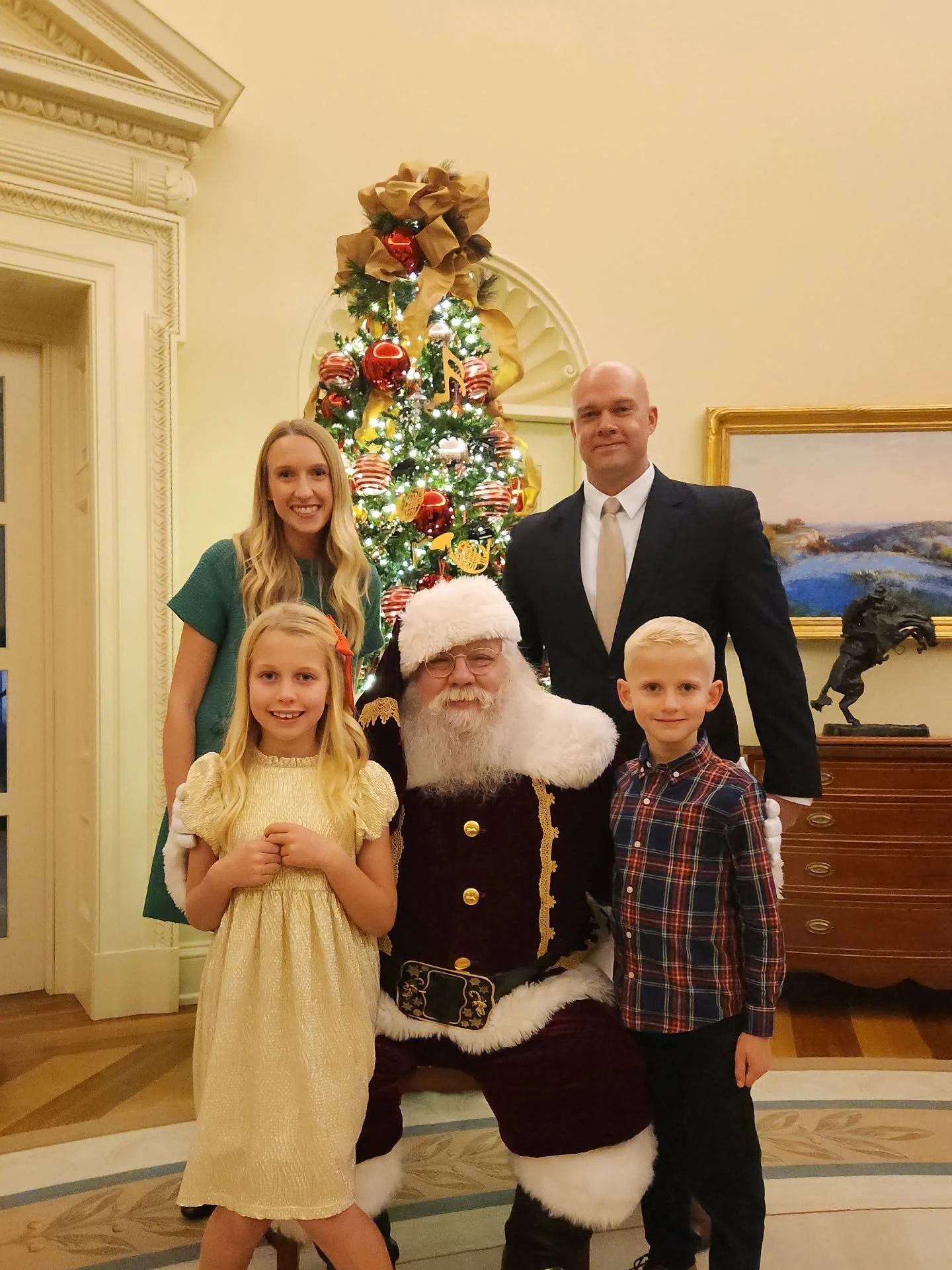 Merry Christmas, from our family to yours! 

I'm wishing for your health and happiness this holiday and into the new year. Thank you for your support and friendship this year! ✨️