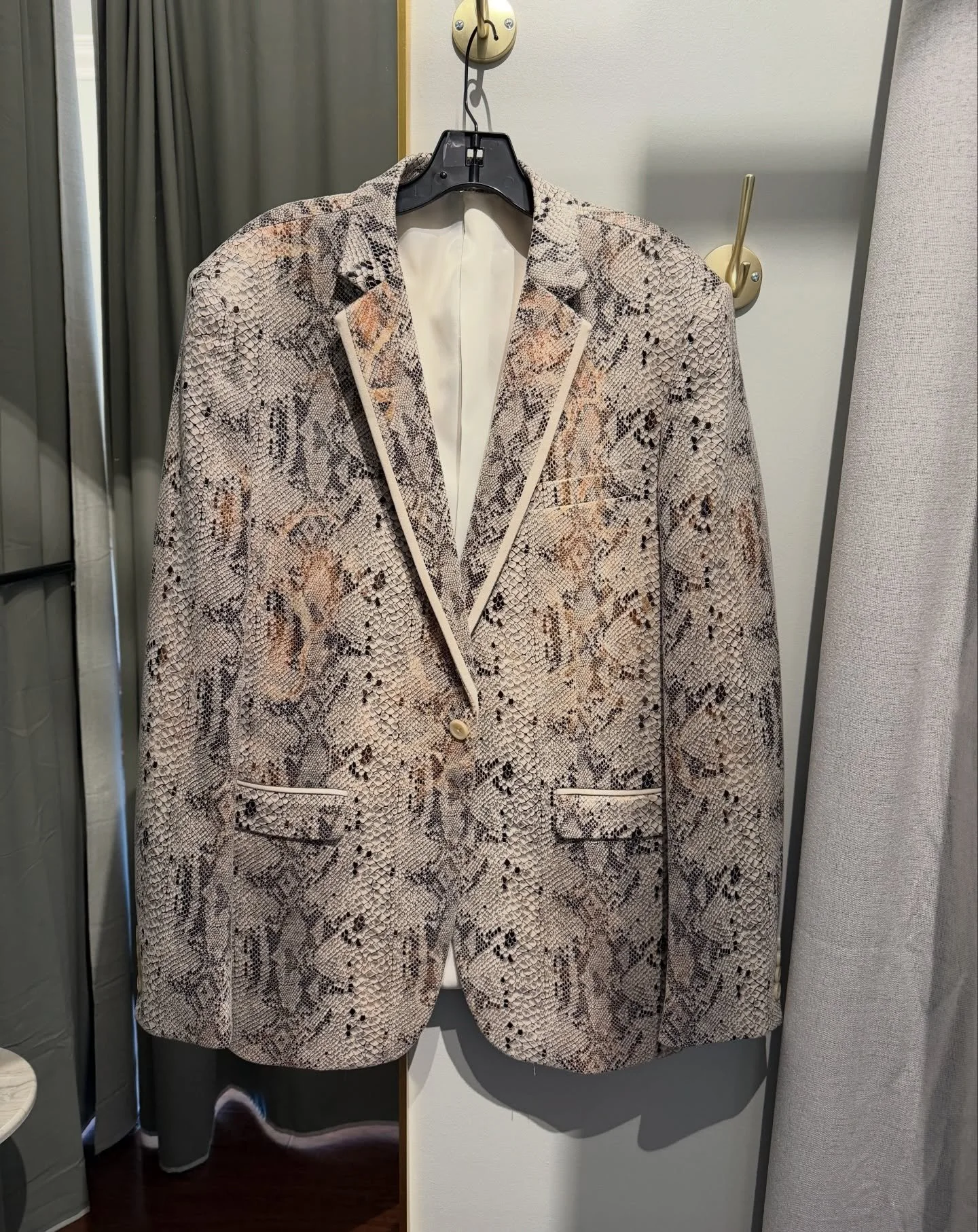 Men jacket alteration taking in bodice ✨

#menjacket #alteration #alterationspecialist