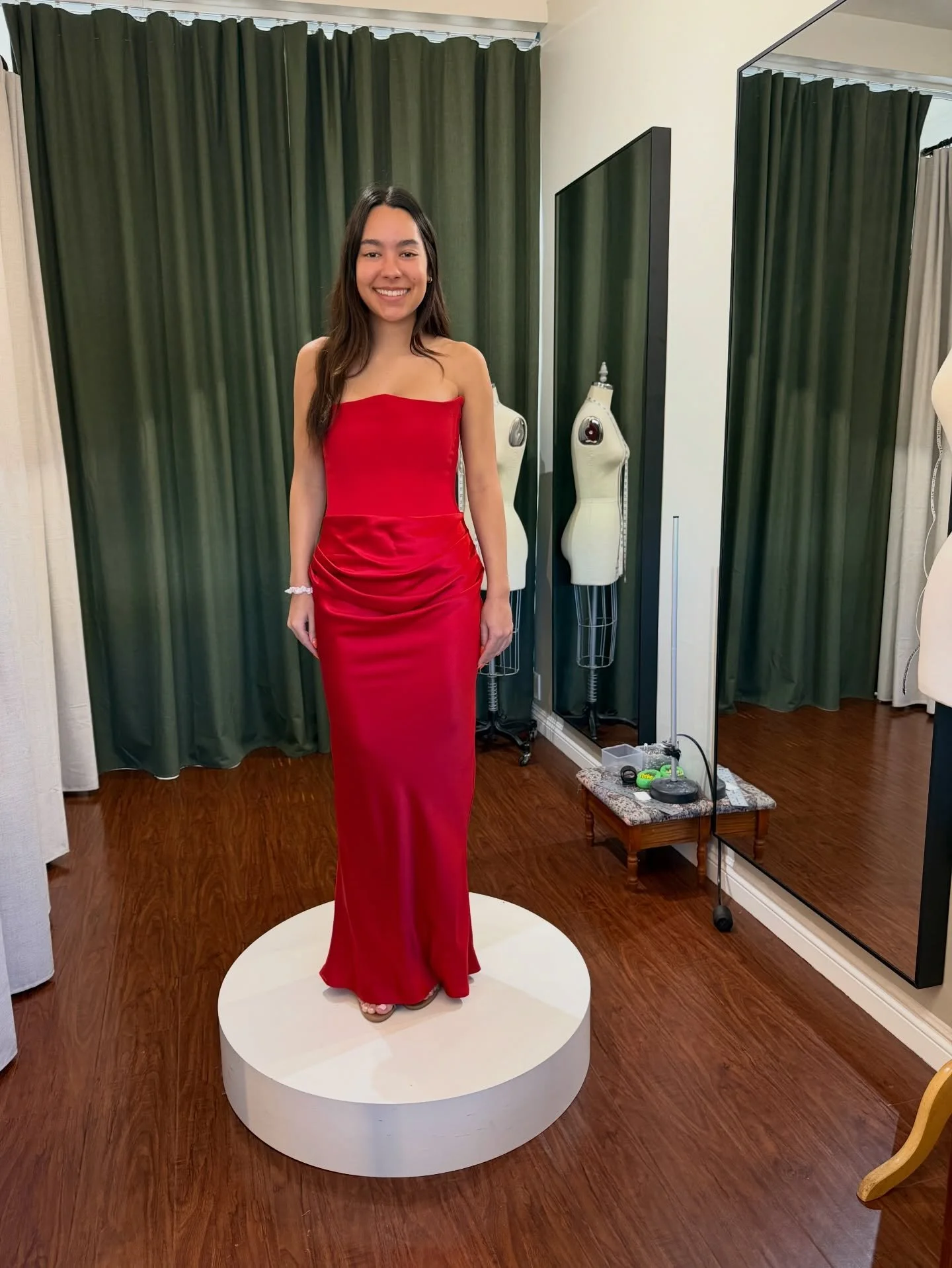 Another happy client ❤️ Dress adjust corset &amp; hemming ✨ @houseofcb 

#neewinalteration #alterationspecialist #tailor #studiocity