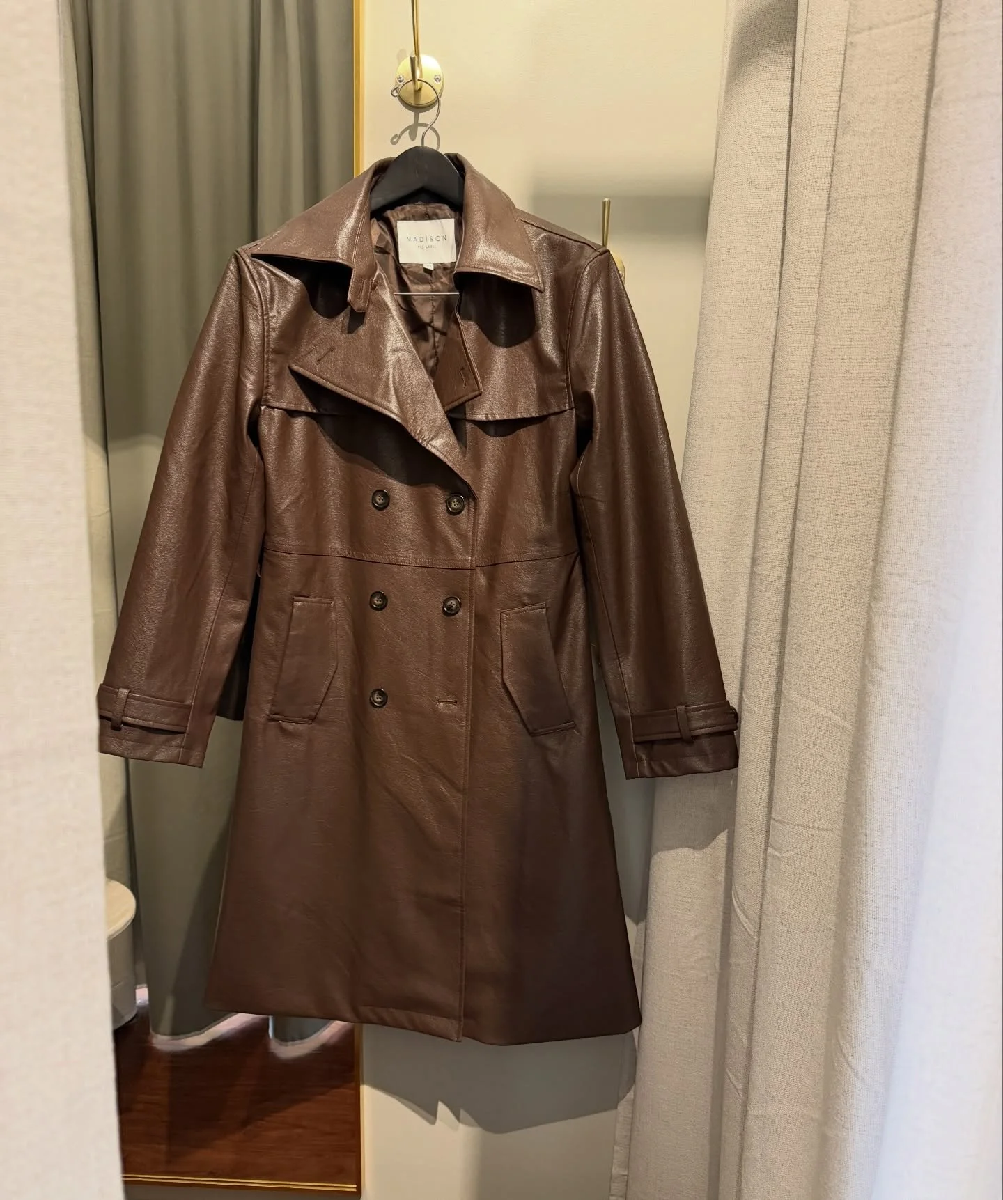 Leather coat @madisonthelabel shorten hem ✨

#leathercoat #neewinalteration #studiocity