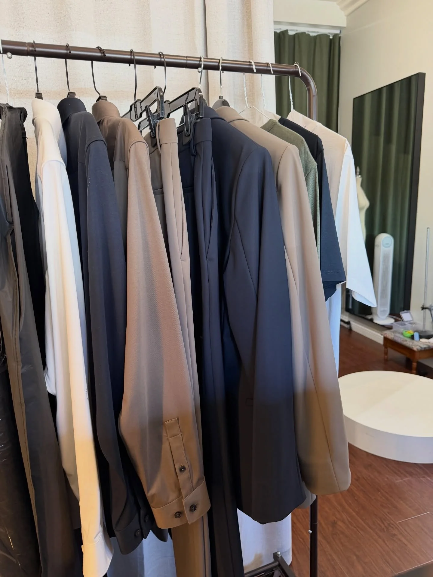 Ready for Nick's business trip ✨ @theory__ 

#theory #mensstyle #mensfashion #tailor