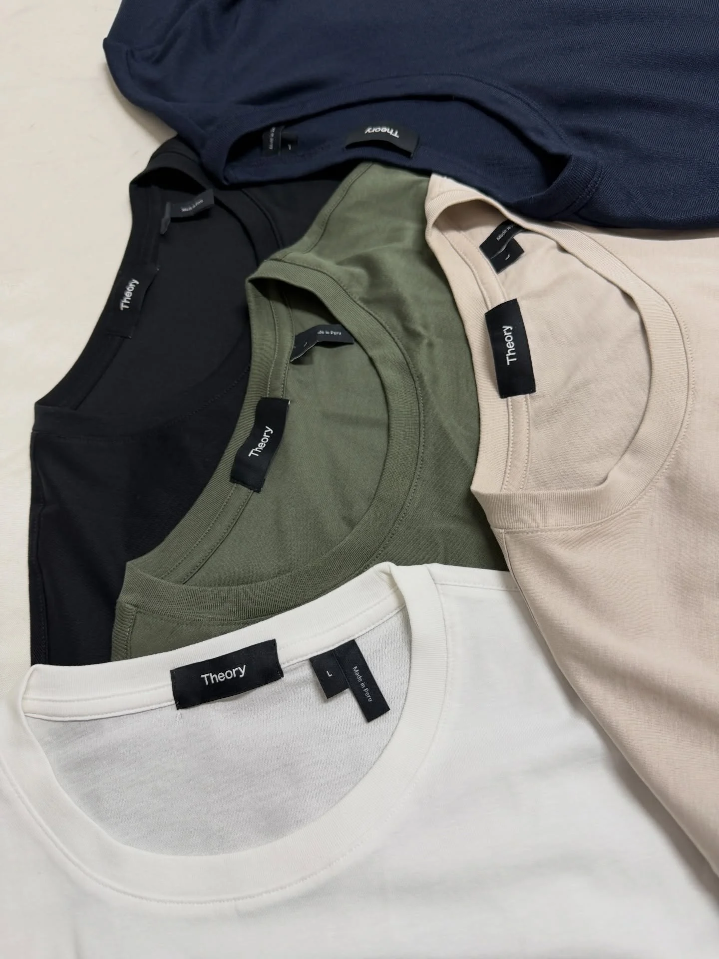 Hemming &amp; Taper bodice of @theory__ T-shirts 🪡✨ 

#theory #menshirt #alteration