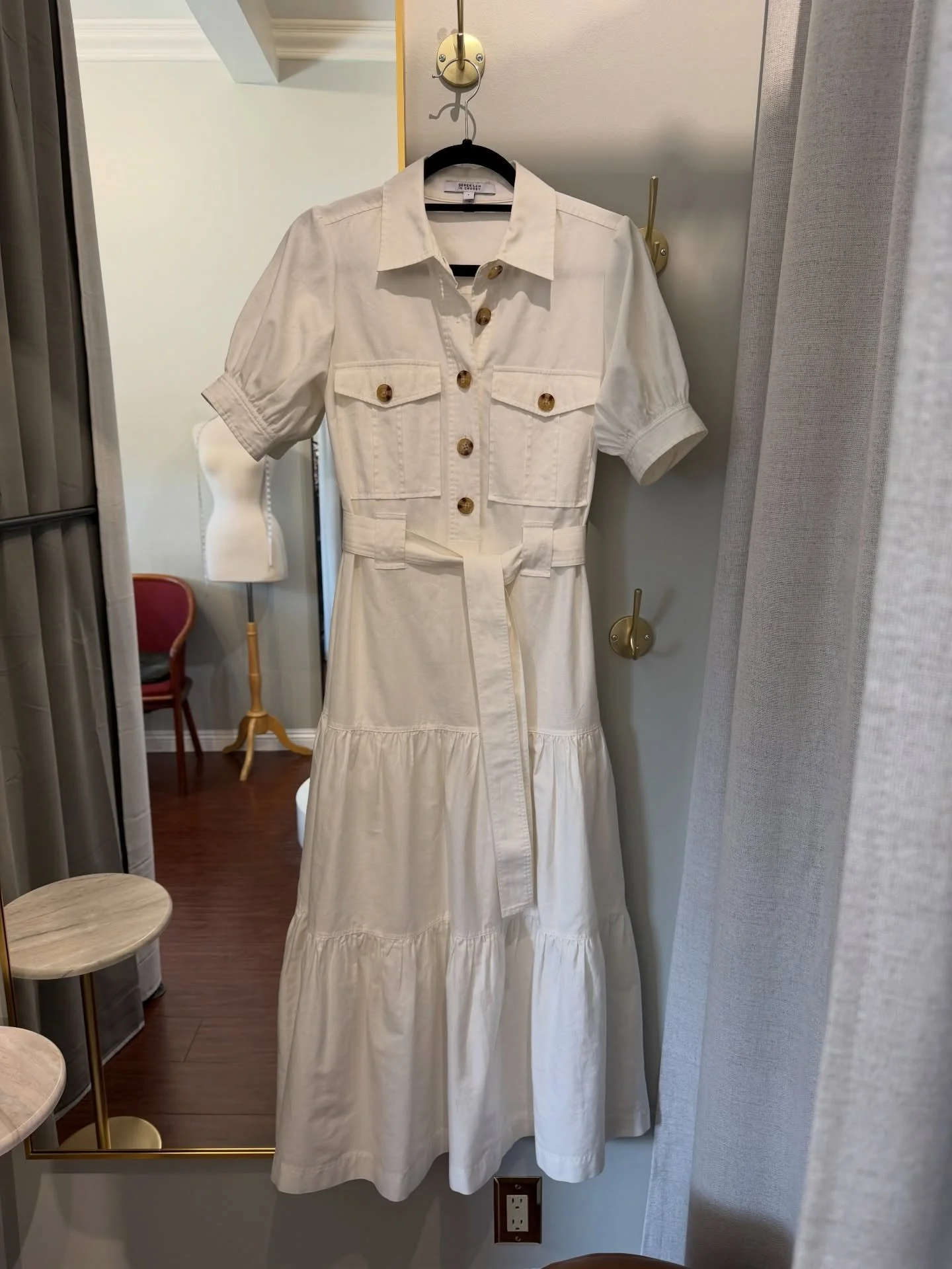 Resizing dress @dereklam ✨🪡

#dereklam #whitedress #spring #tailor