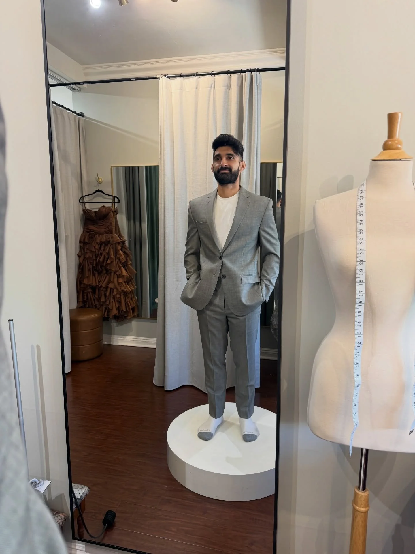 Suit alteration for Babak attending his friend's wedding✨🪡

#mensuit #menjacket #tailor