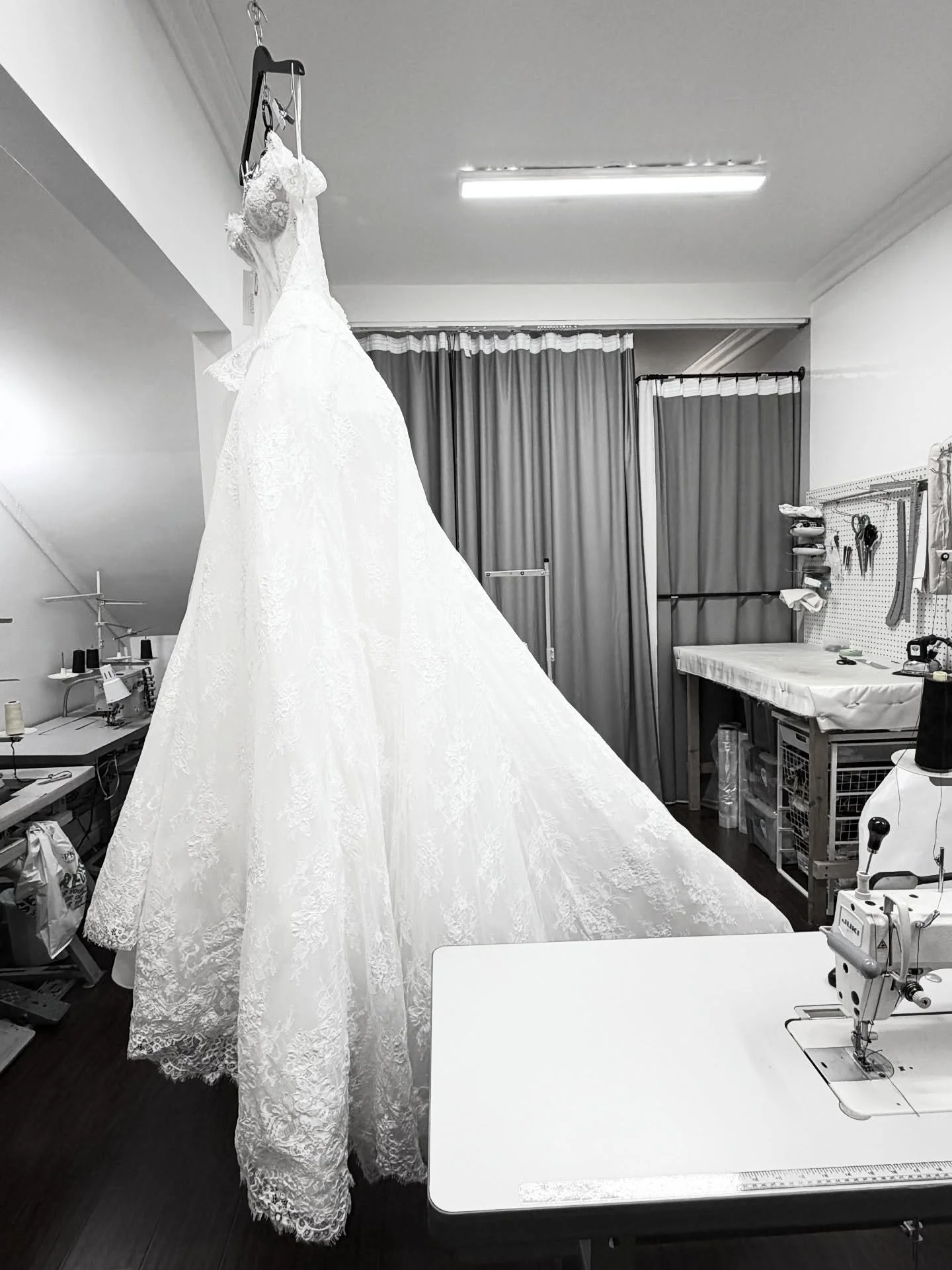 One of the biggest wedding gown of this season so far. It needs our expertise on hemming, taking bodice &amp; potentially adding bustles 💍✨🥂

Yes, we do alterations for wedding gown as well, from standard to couture level✨. For wedding gowns, appoi