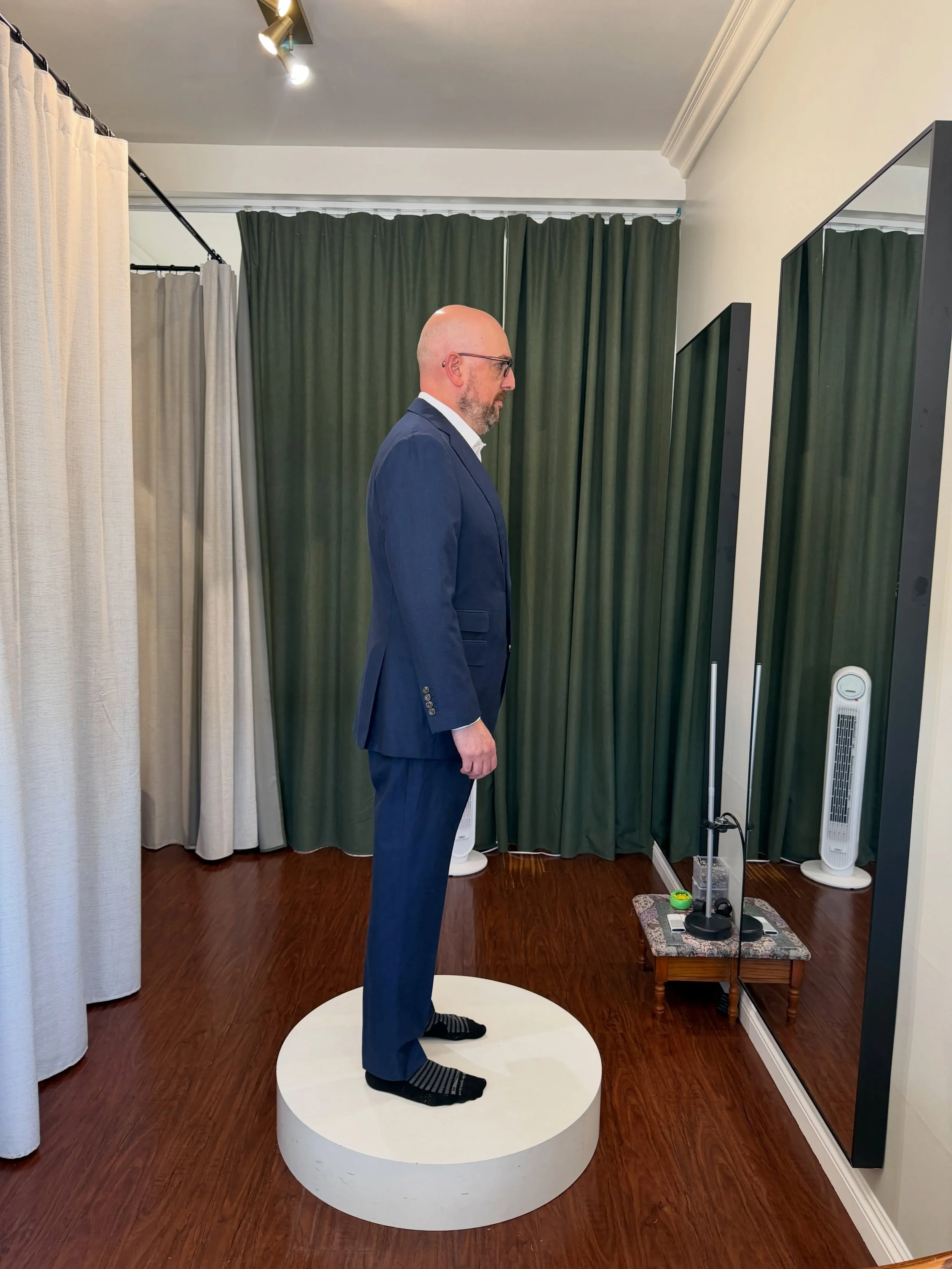 Re-adjust custom-made suit for Richard 🪡✨

#mensuit #tailor #alterationspecialist