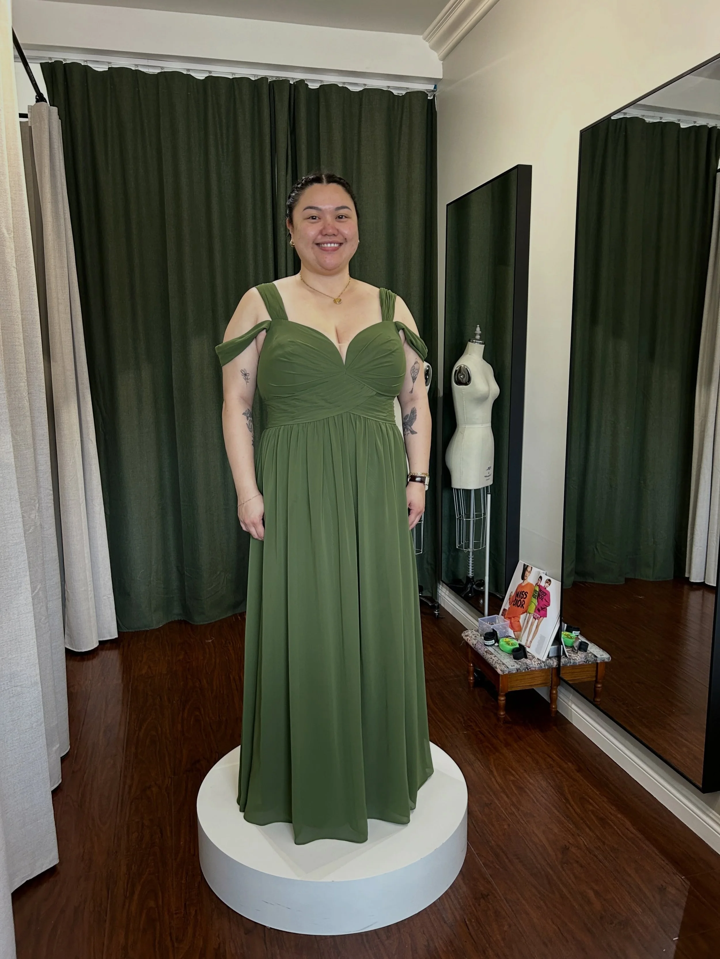 Dress alteration for Victoria 🪡✨

#greendress #dress #neewin #neewinalteration