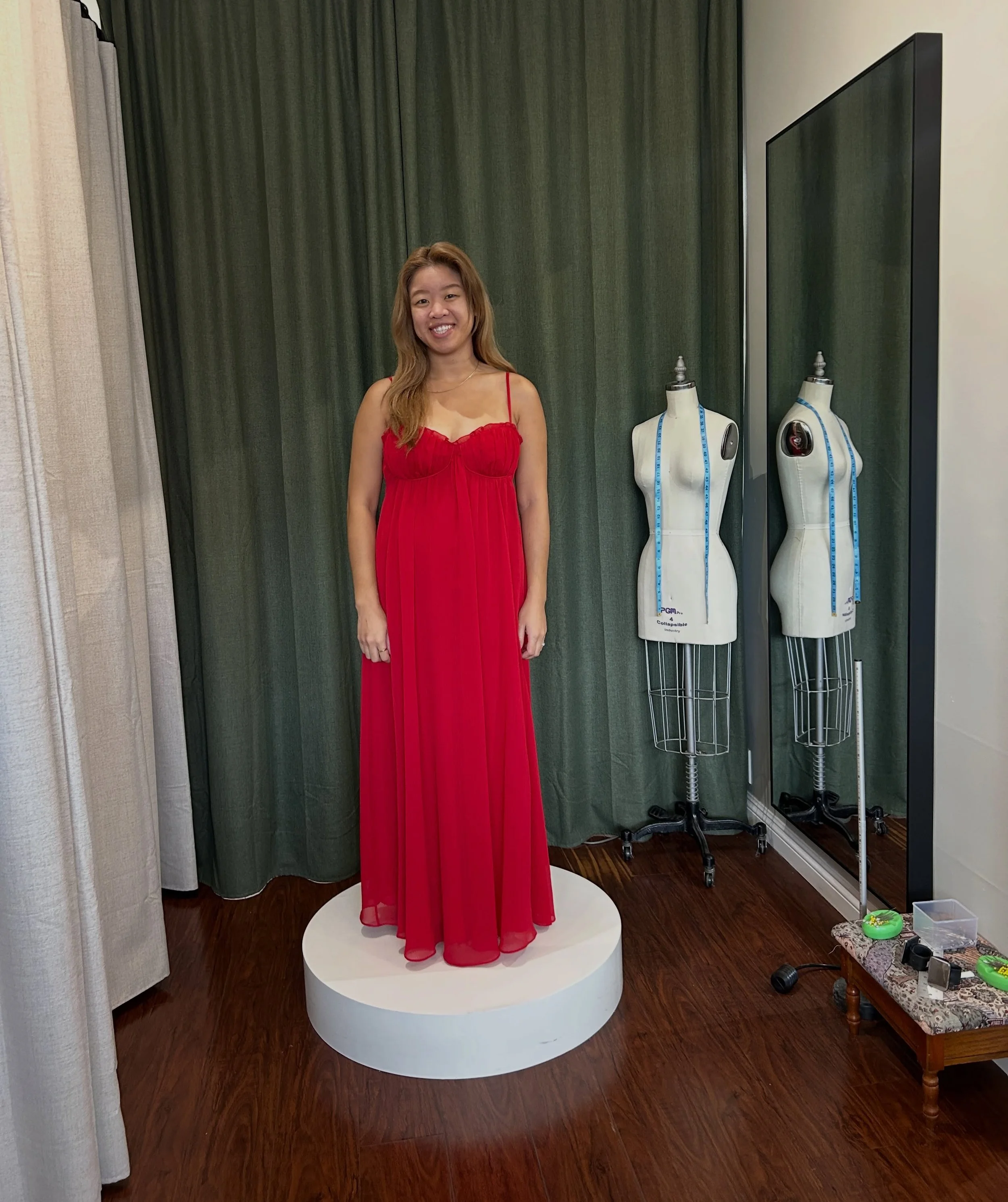 Throwback dress alteration for Allison ✨🪡

#reddress #dress #tailoring
