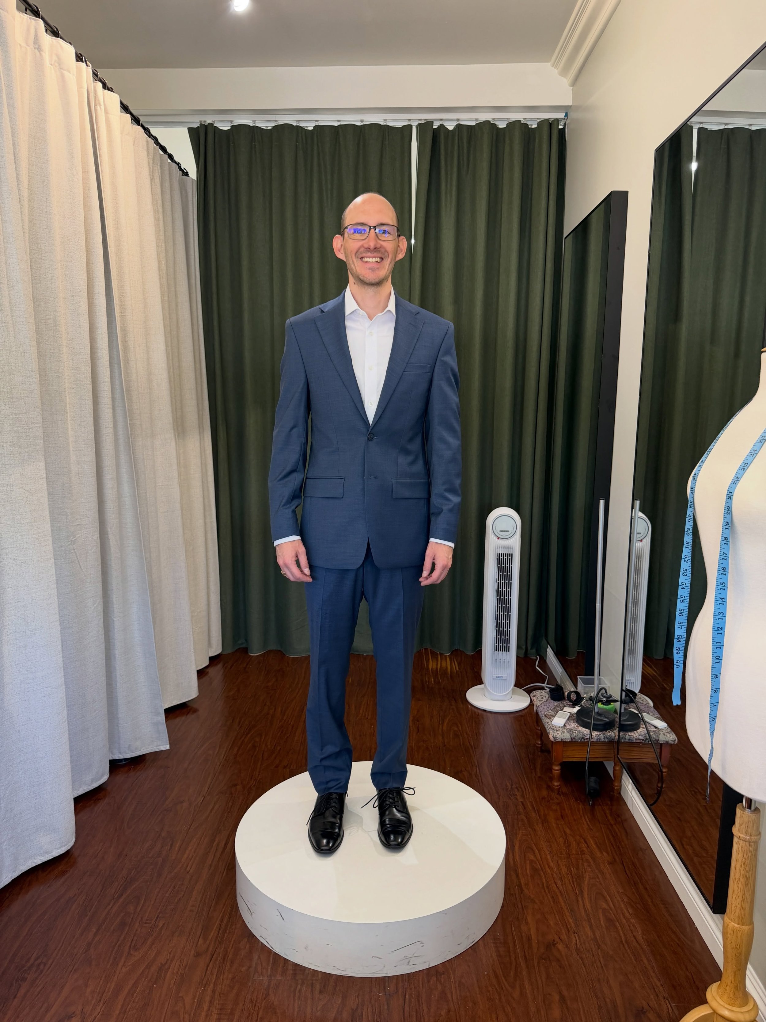 Suit alteration for Paul C. 🪡✨ @paulshootsvideo 🎥

#mensuit #alteration #neewinalteration #tailor