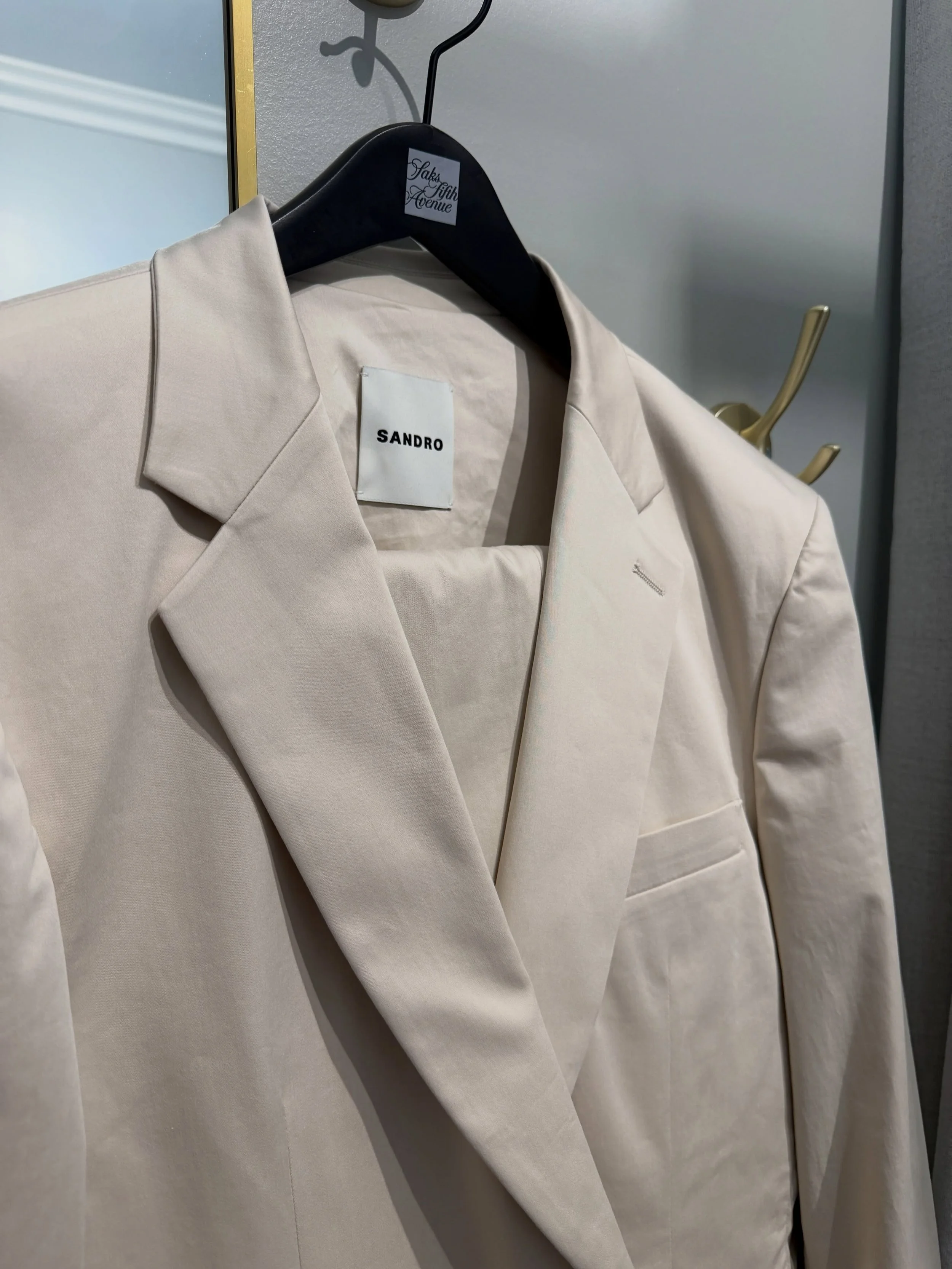 Suit alteration @sandroparis ✨🪡 

#sandro #mensuit #suitalteration #neewinalteration
