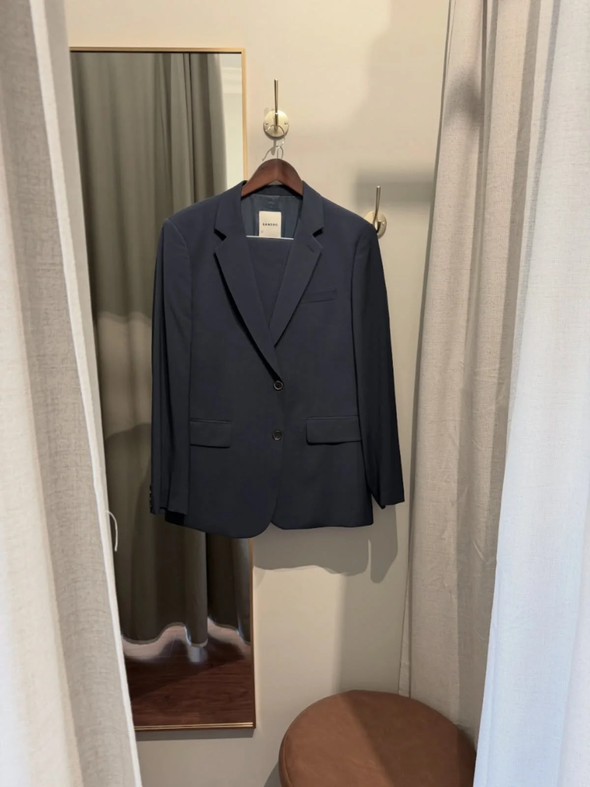 Suit @sandroparis altered by @neewinalteration 🪡✨

#neewinalteration #alterationspecialist #losangeles