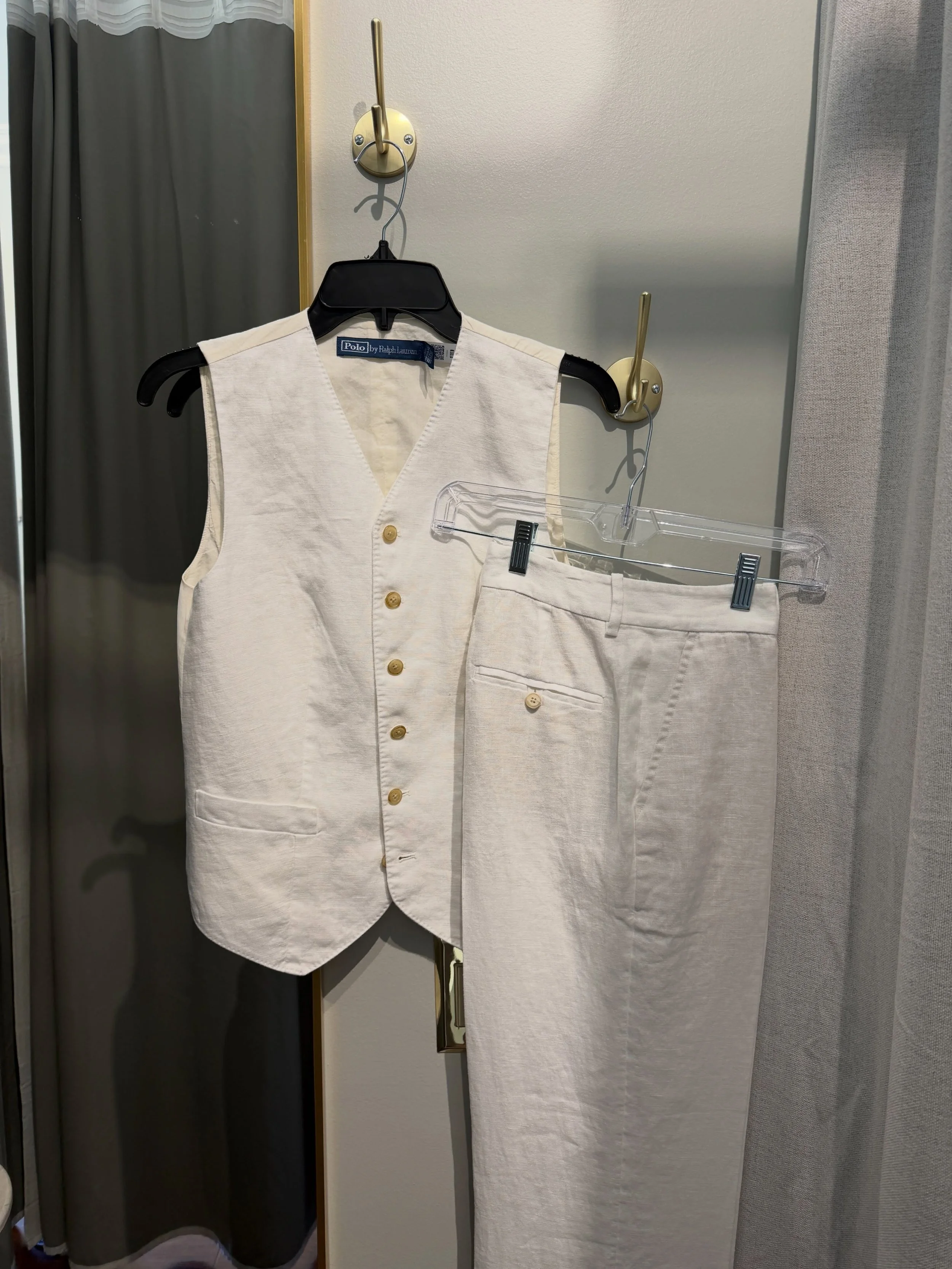 Alteration @ralphlauren 3 pieces linen women suit ✨🪡

#linensuit #ralphlauren #tailoring #neewin